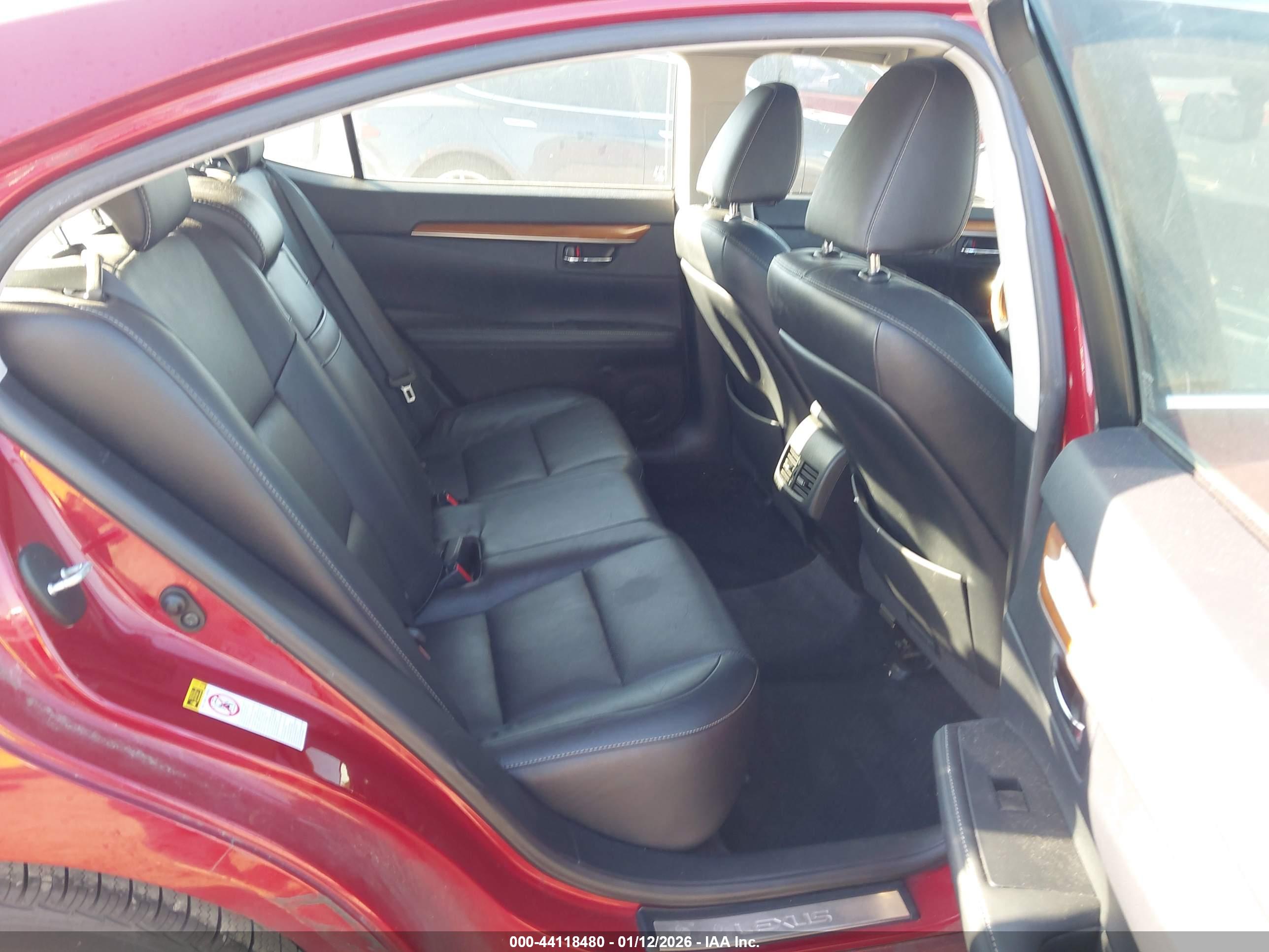 LEXUS ES image 8
