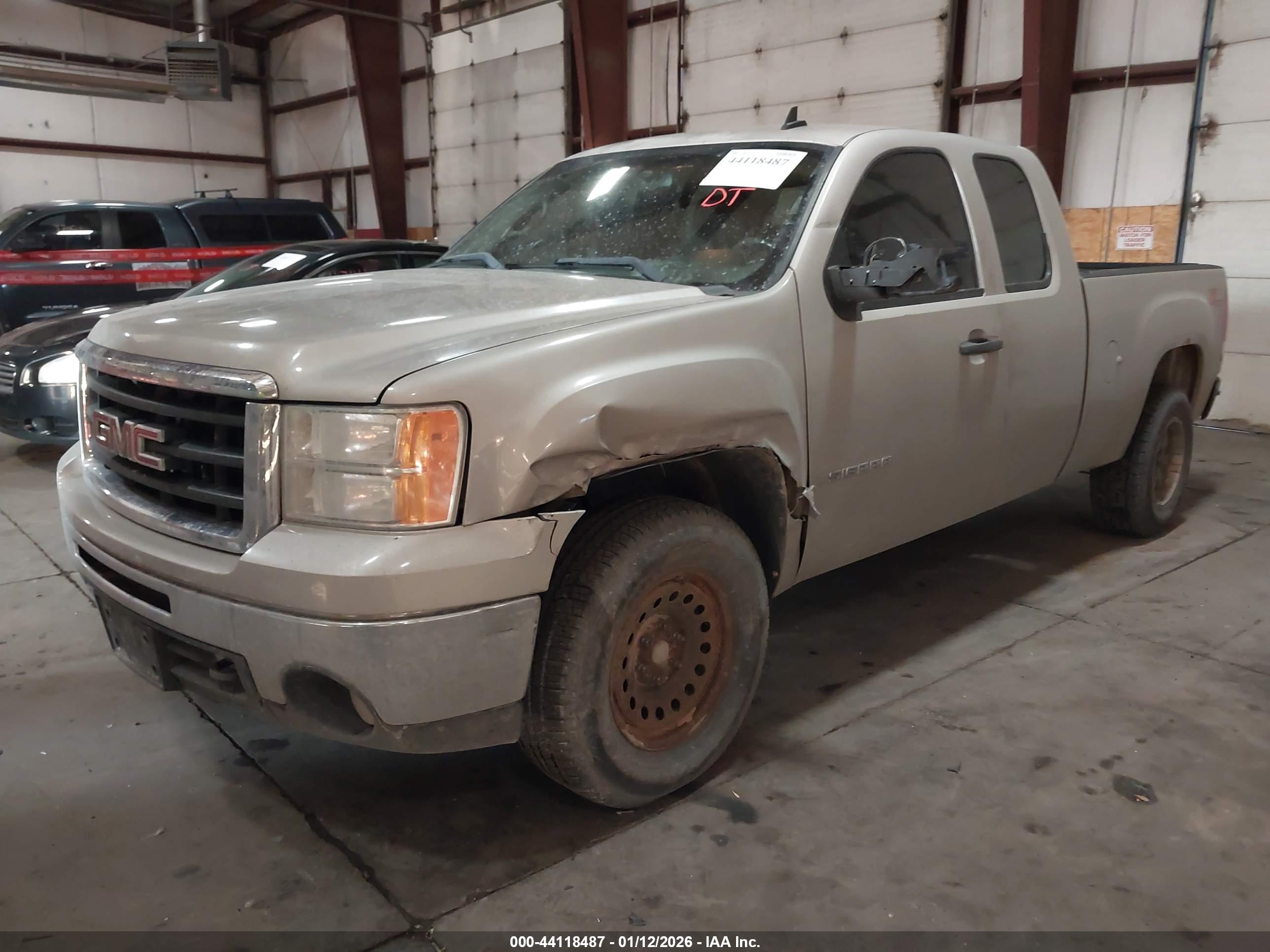 GMC SIERRA image 2