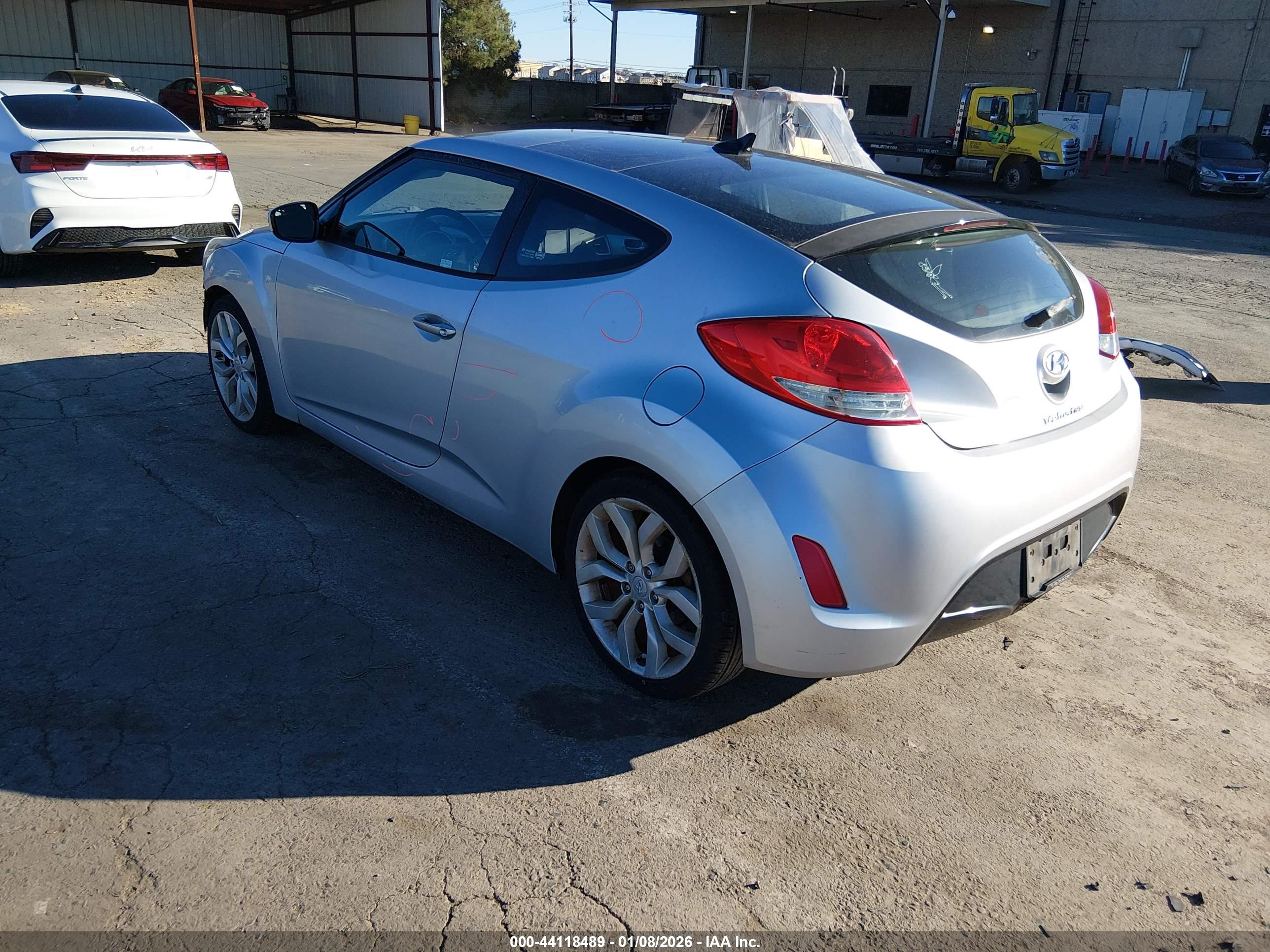 HYUNDAI VELOSTER image 3