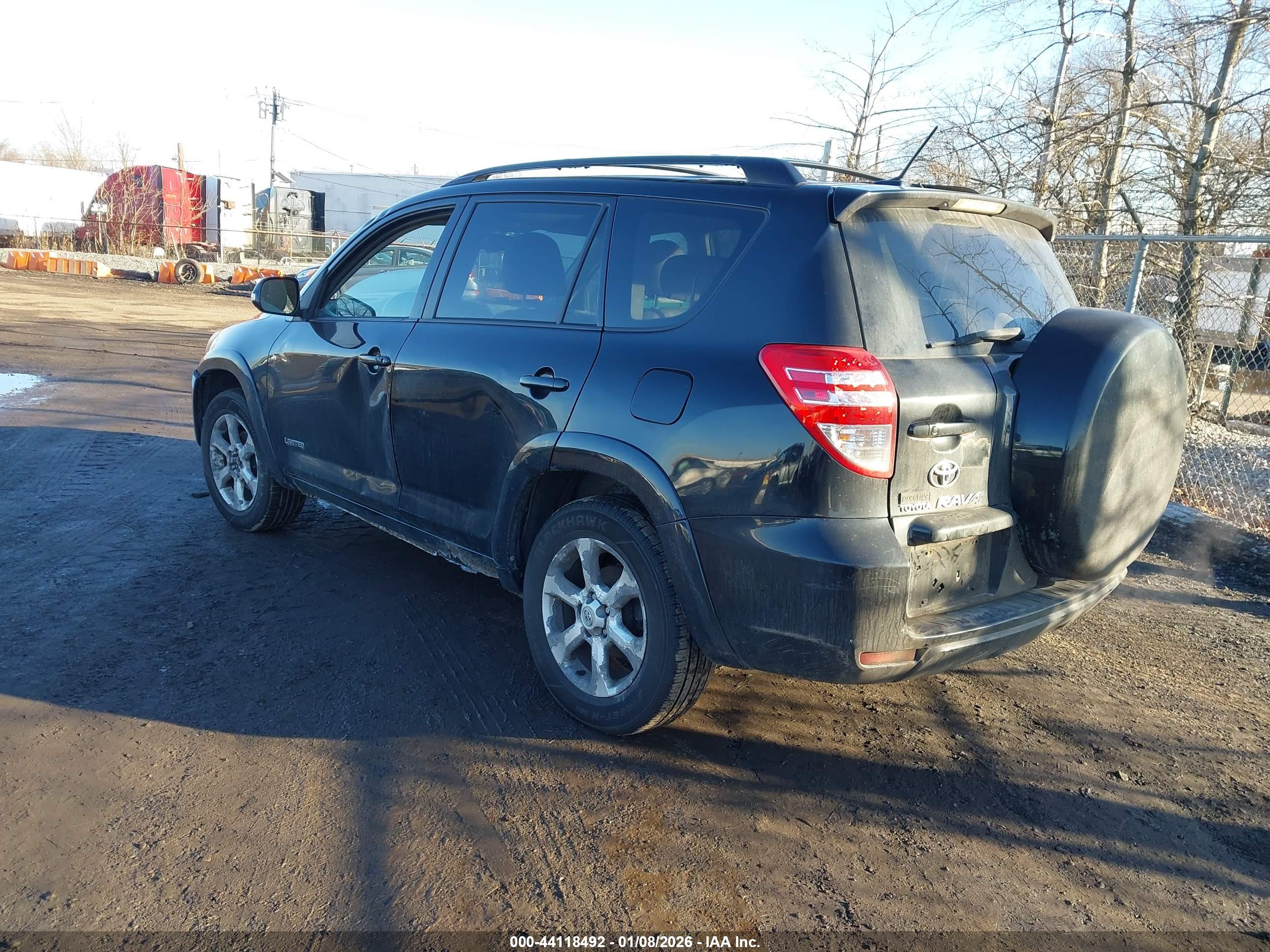 TOYOTA RAV4 image 3