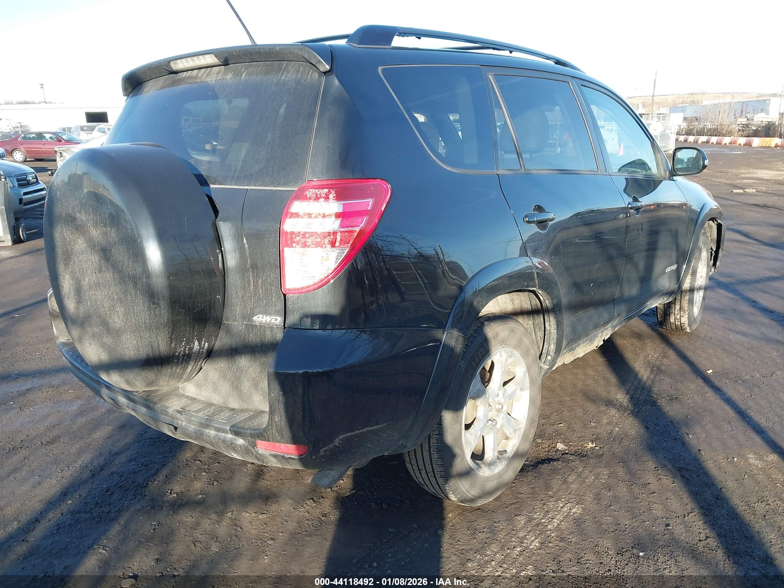 TOYOTA RAV4 image 4