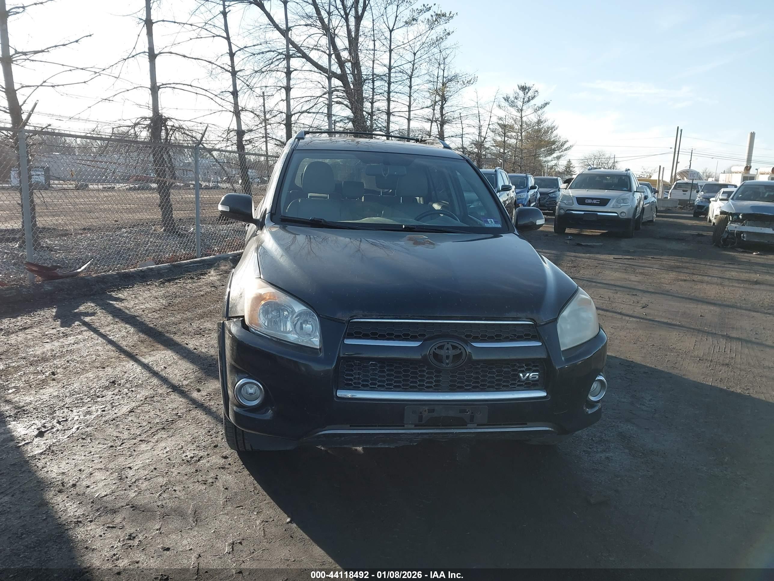 TOYOTA RAV4 image 6