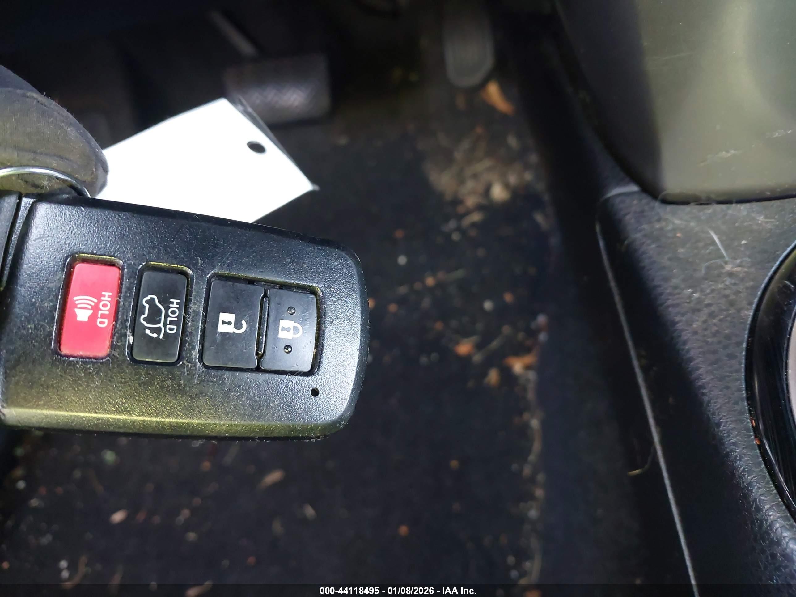 TOYOTA RAV4 image 11