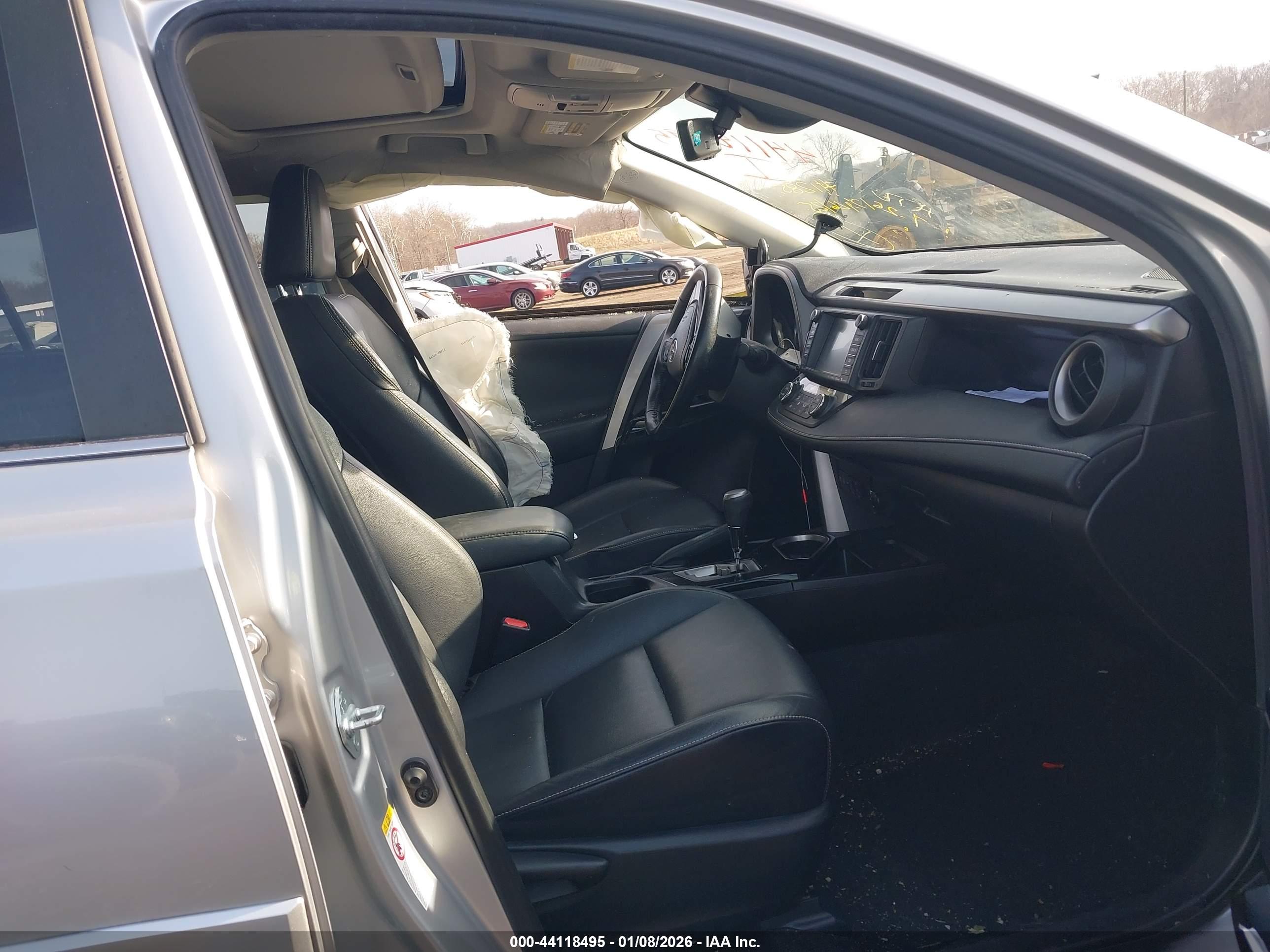 TOYOTA RAV4 image 5
