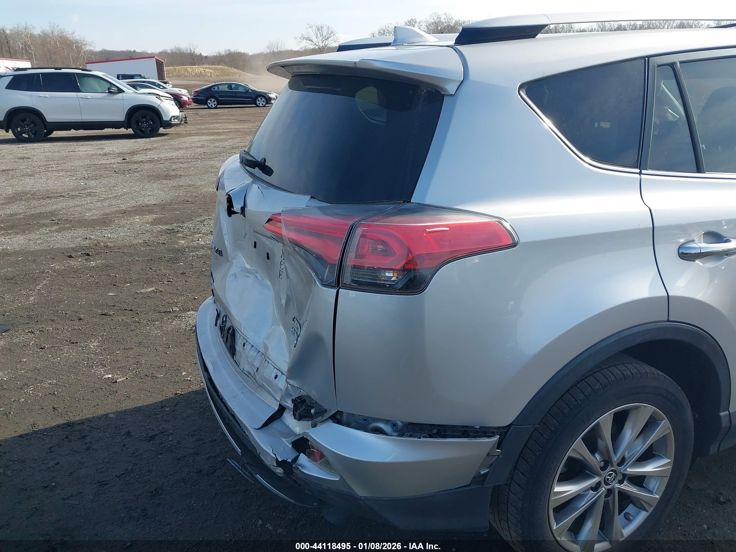 TOYOTA RAV4 image 6