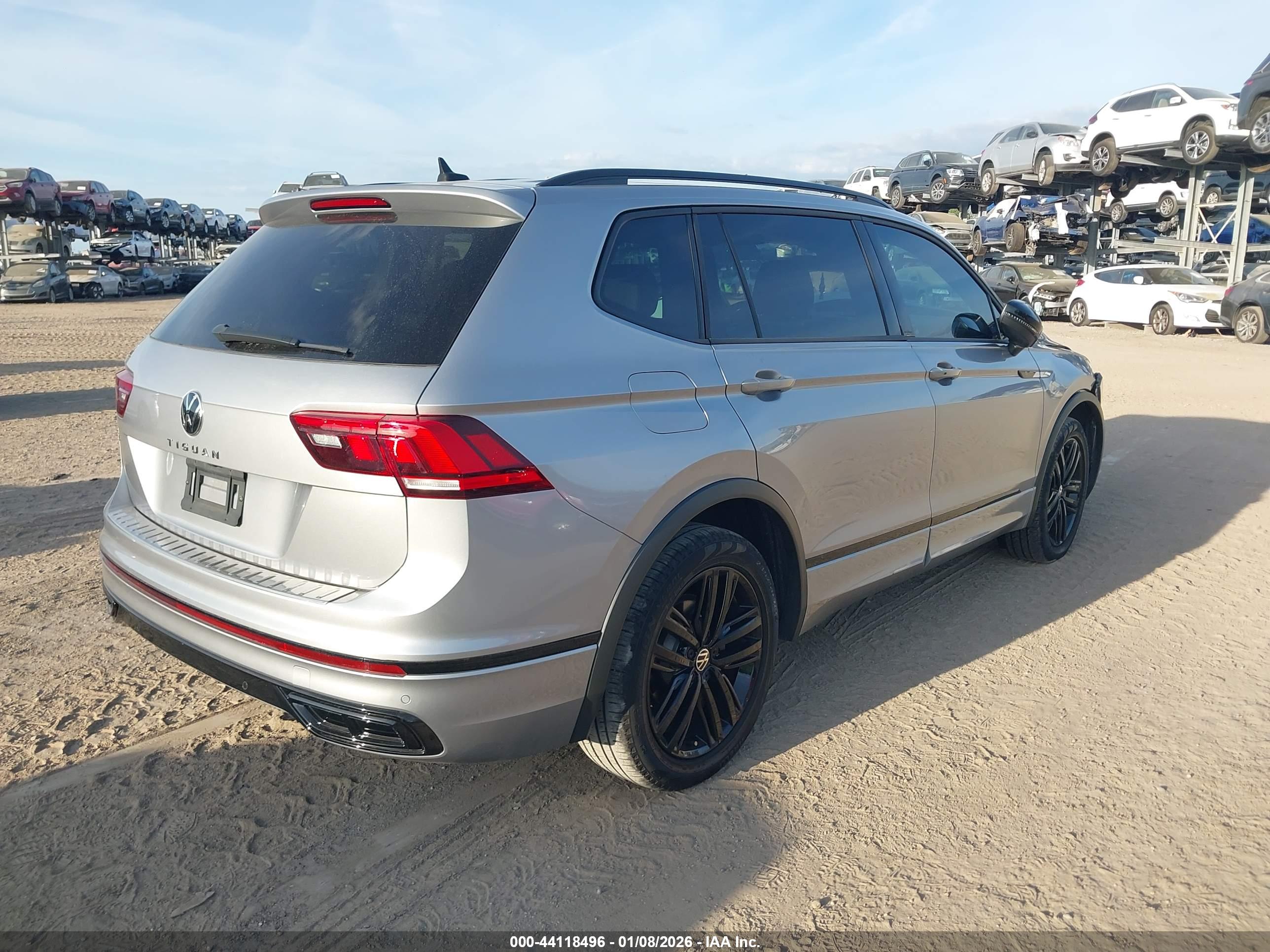 VOLKSWAGEN TIGUAN image 4