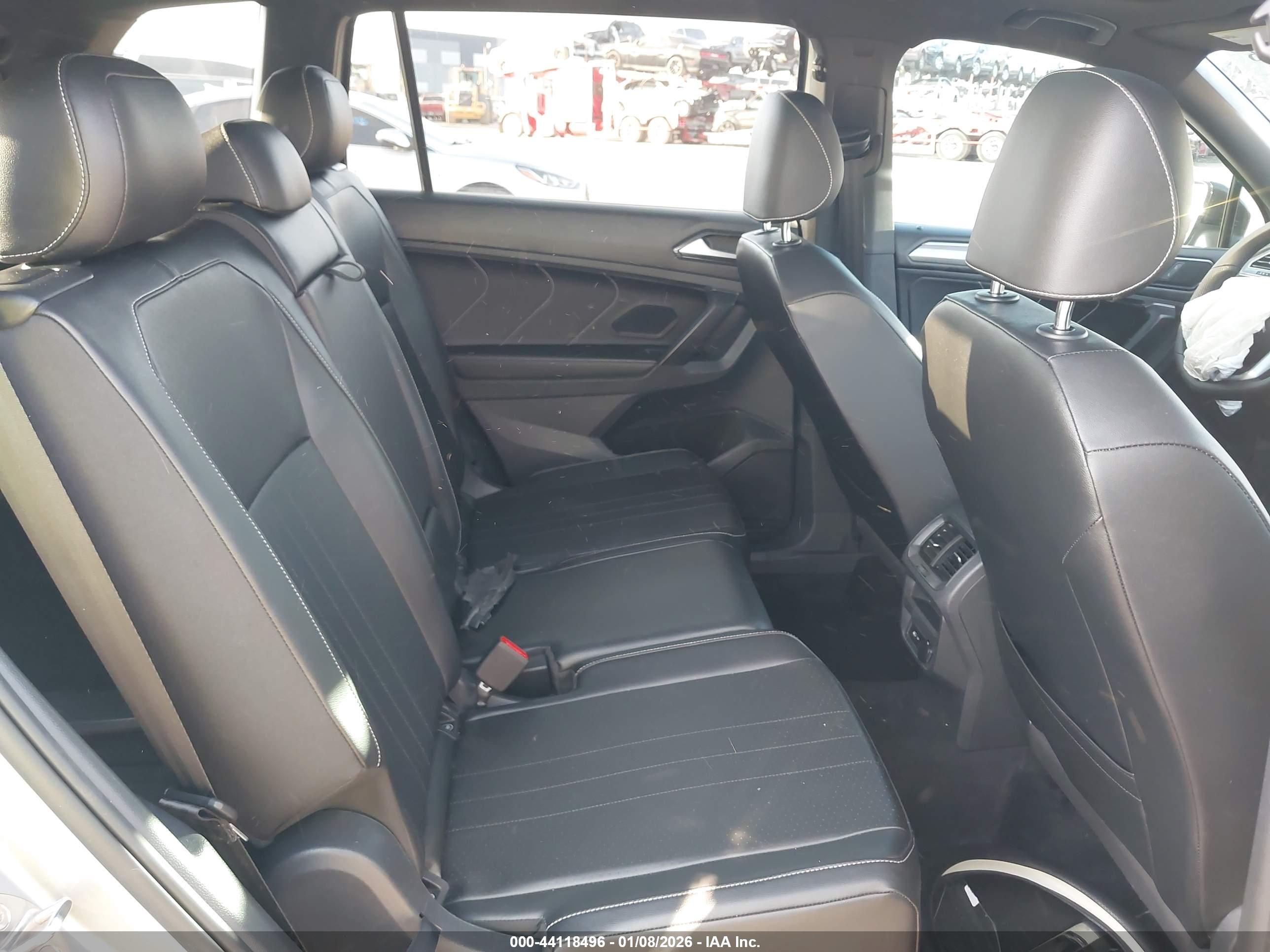 VOLKSWAGEN TIGUAN image 8