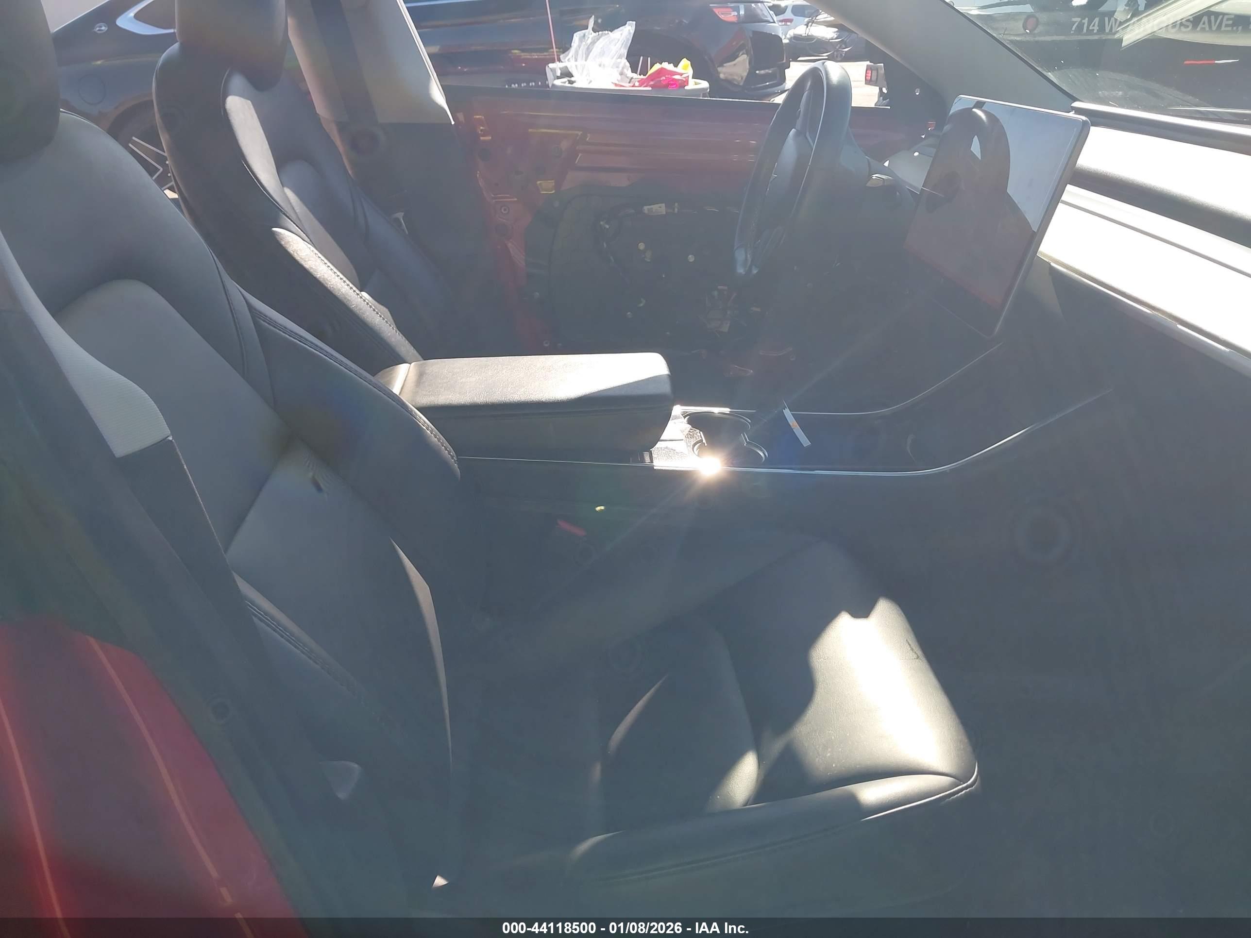 TESLA MODEL image 5