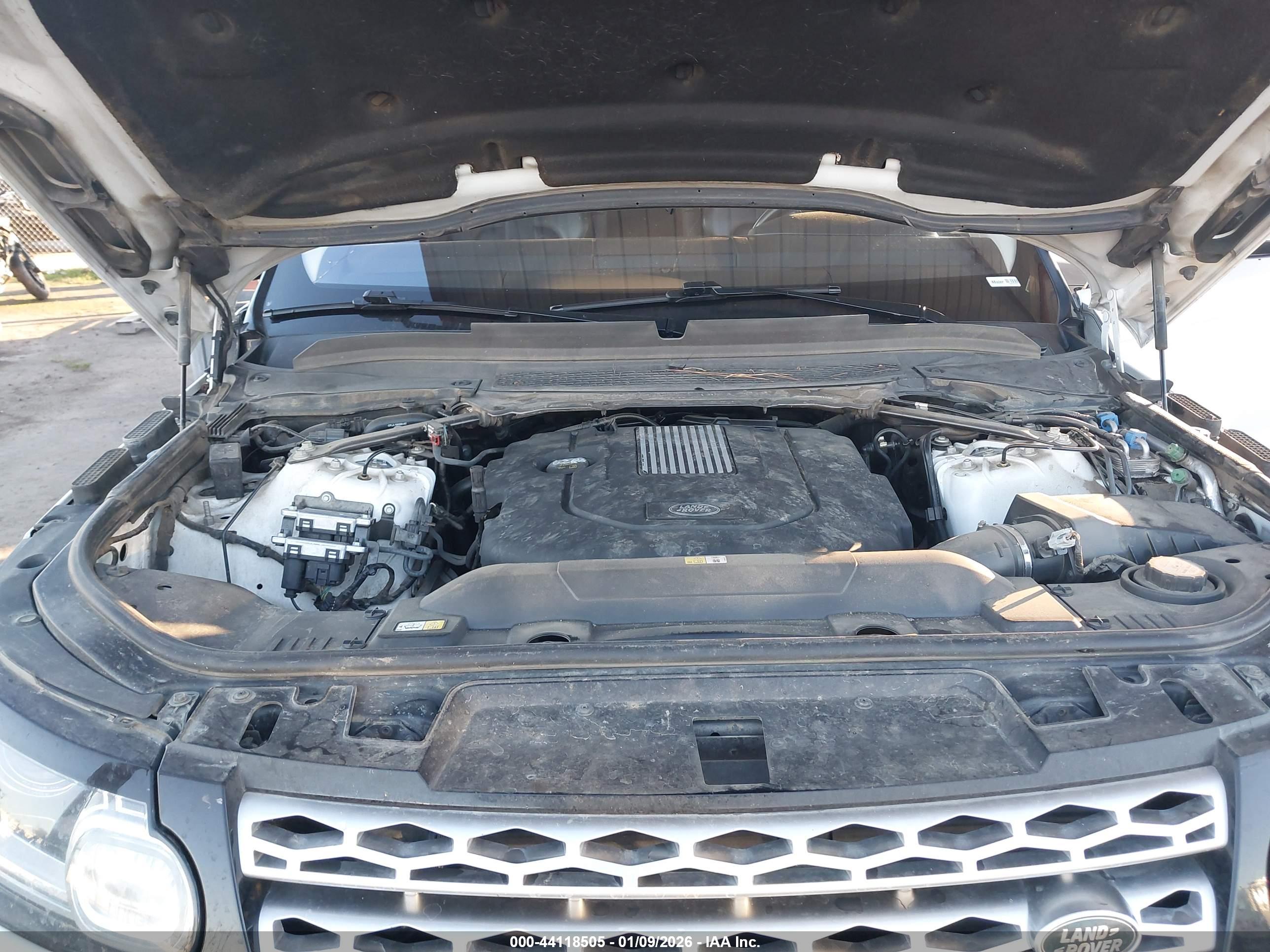 LAND ROVER image 10