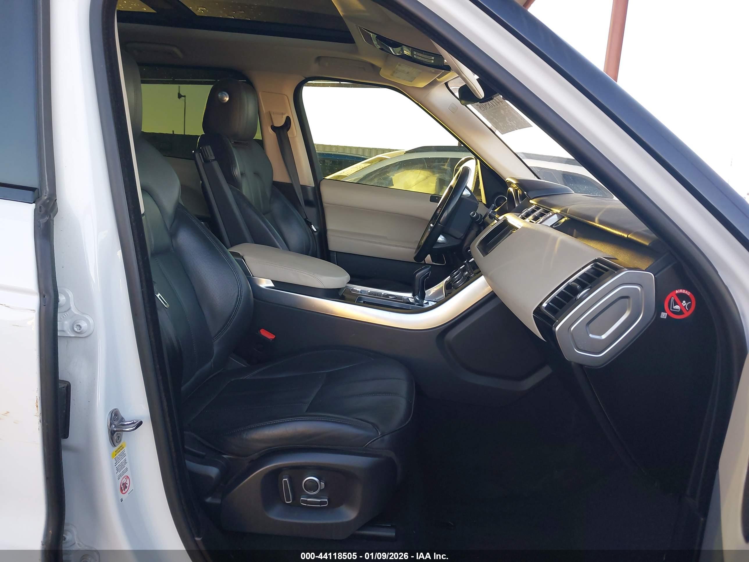 LAND ROVER image 5