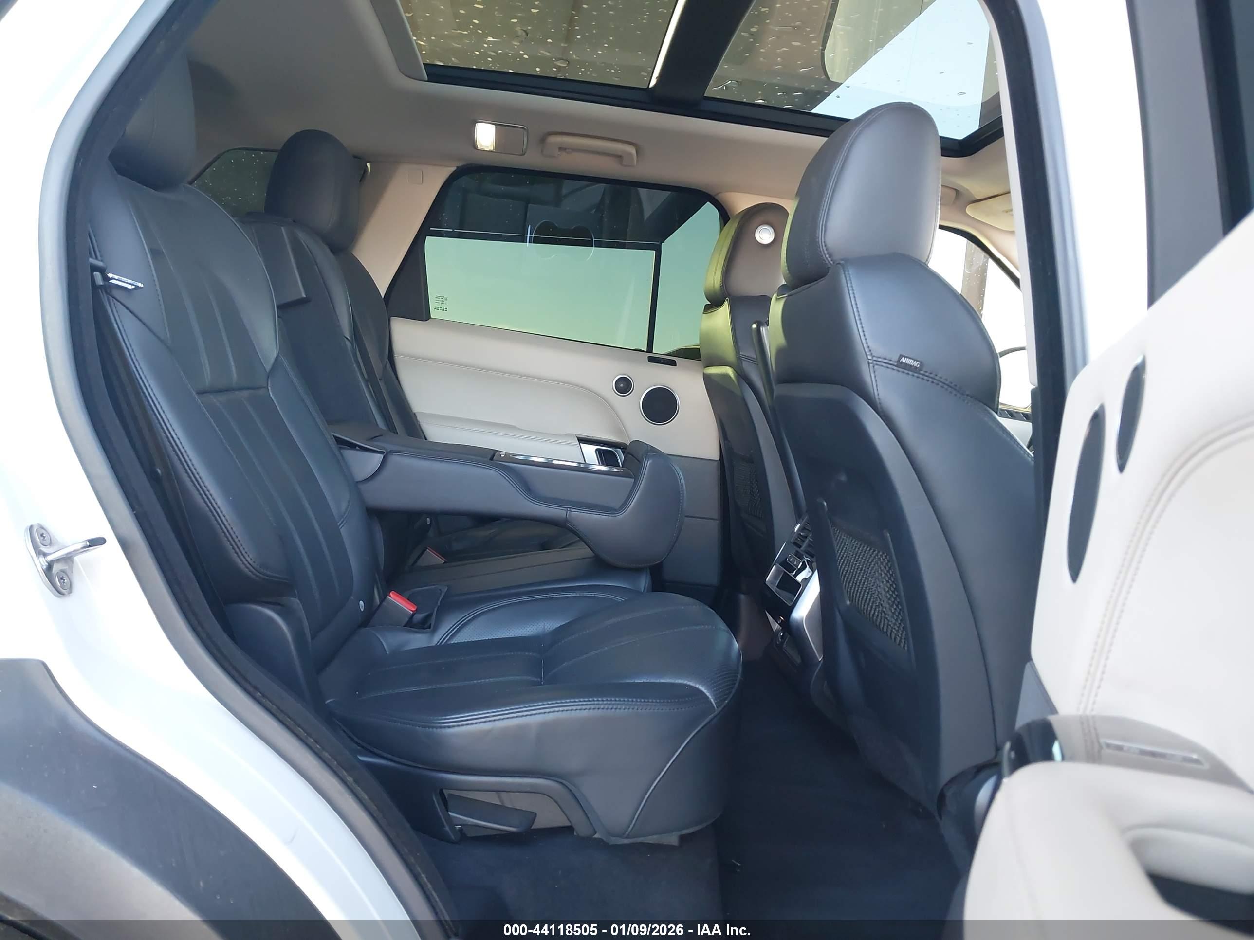 LAND ROVER image 8