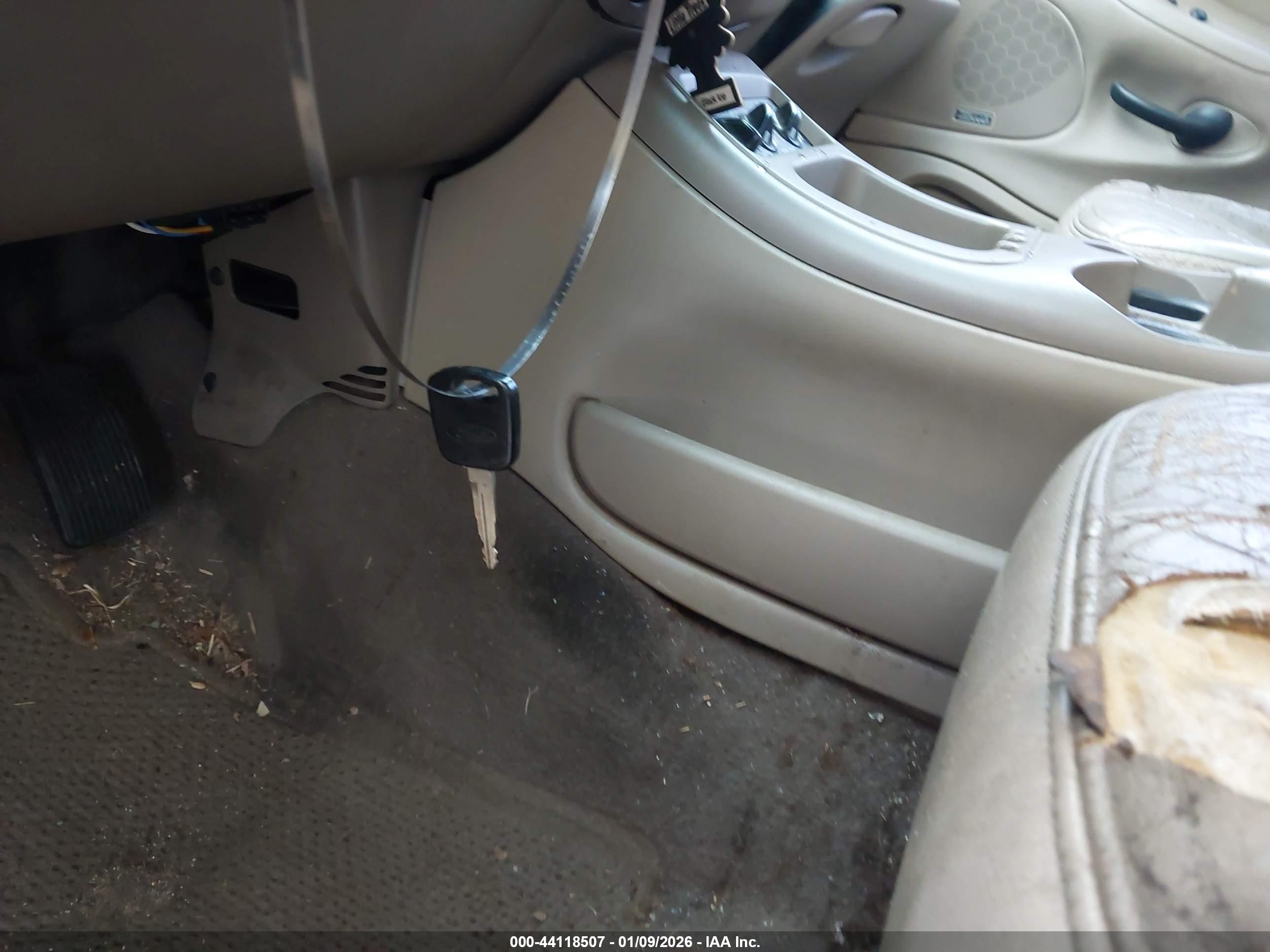 FORD EXPEDITION image 11