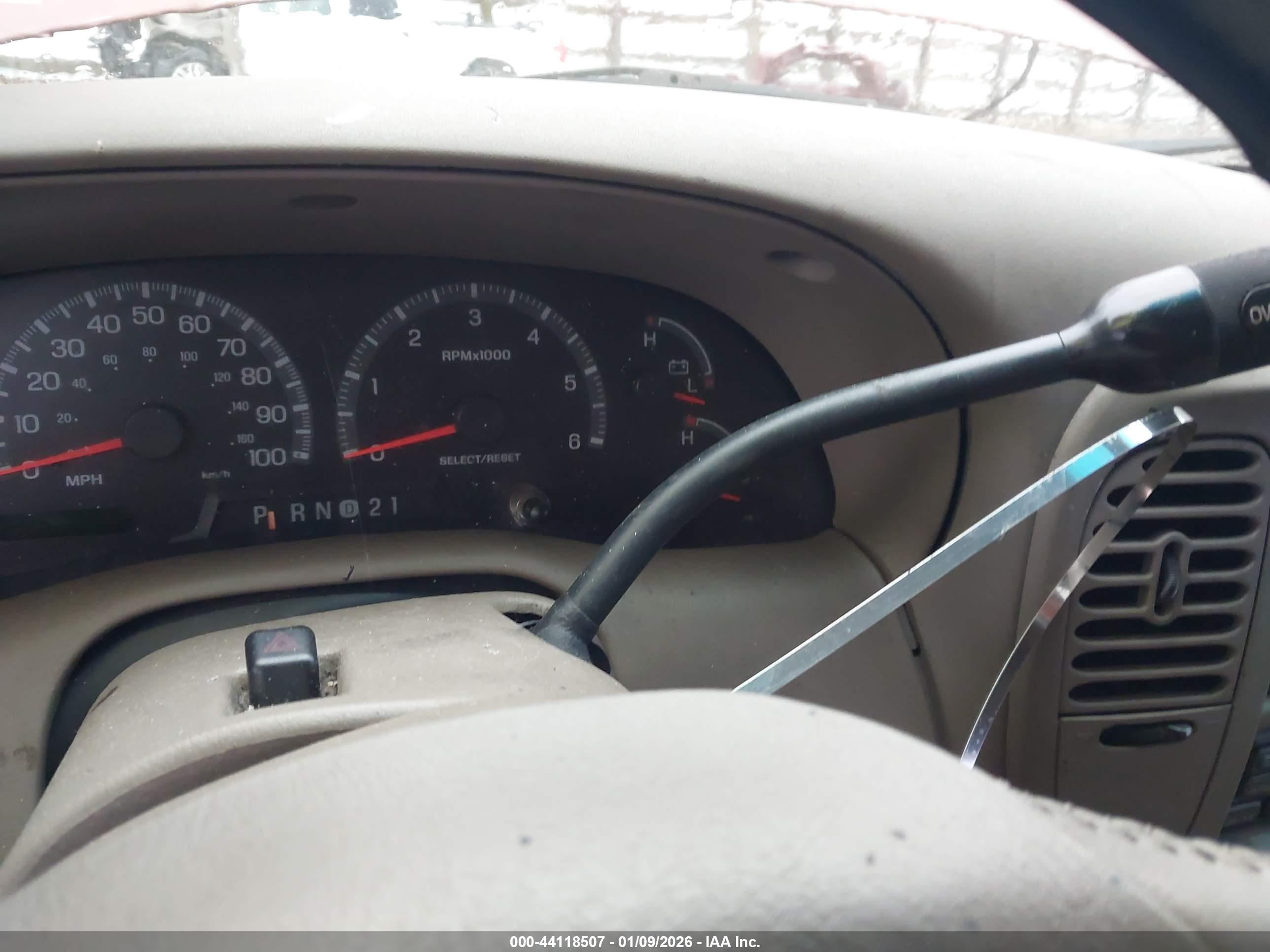 FORD EXPEDITION image 7