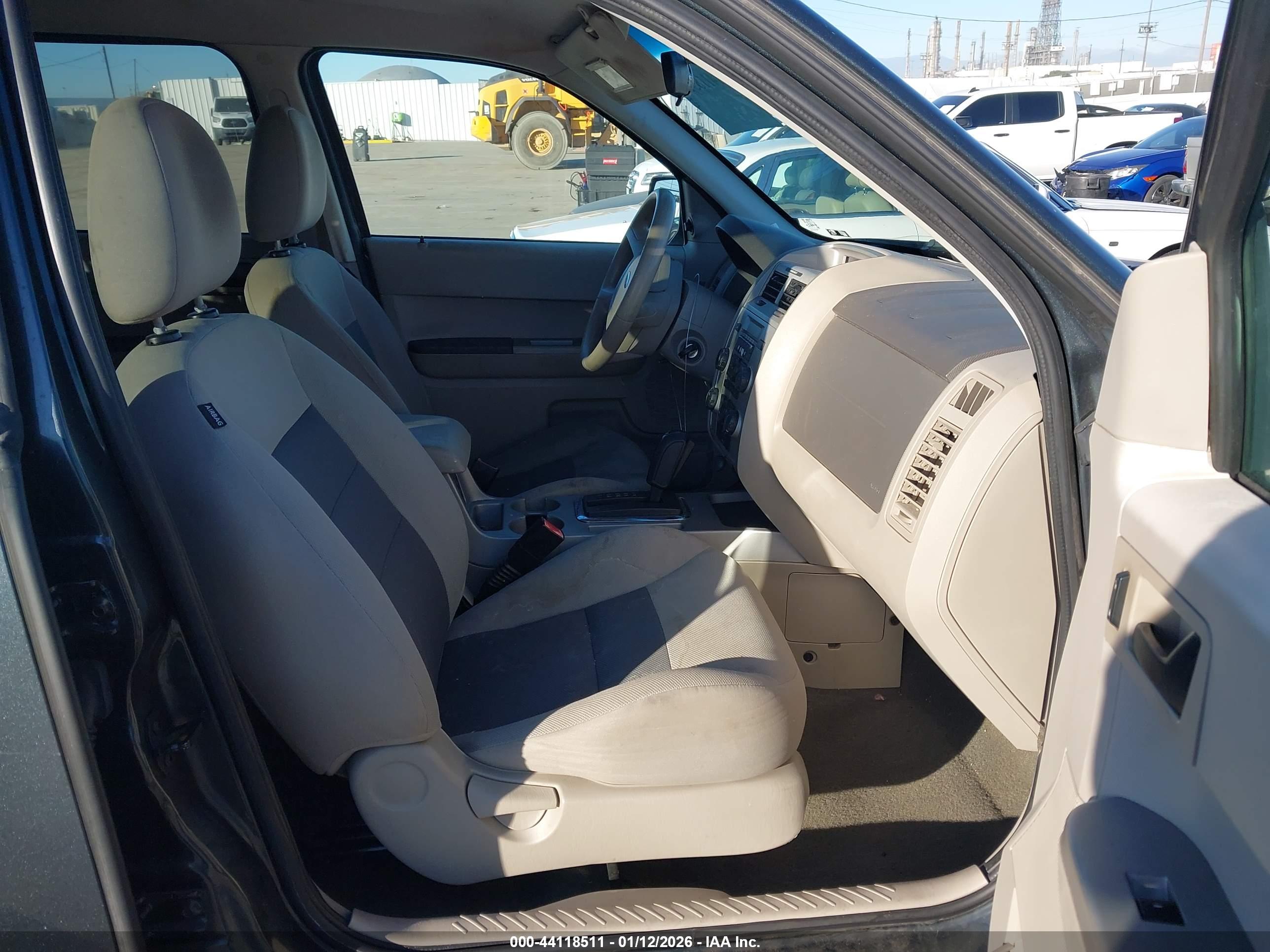 FORD ESCAPE image 5