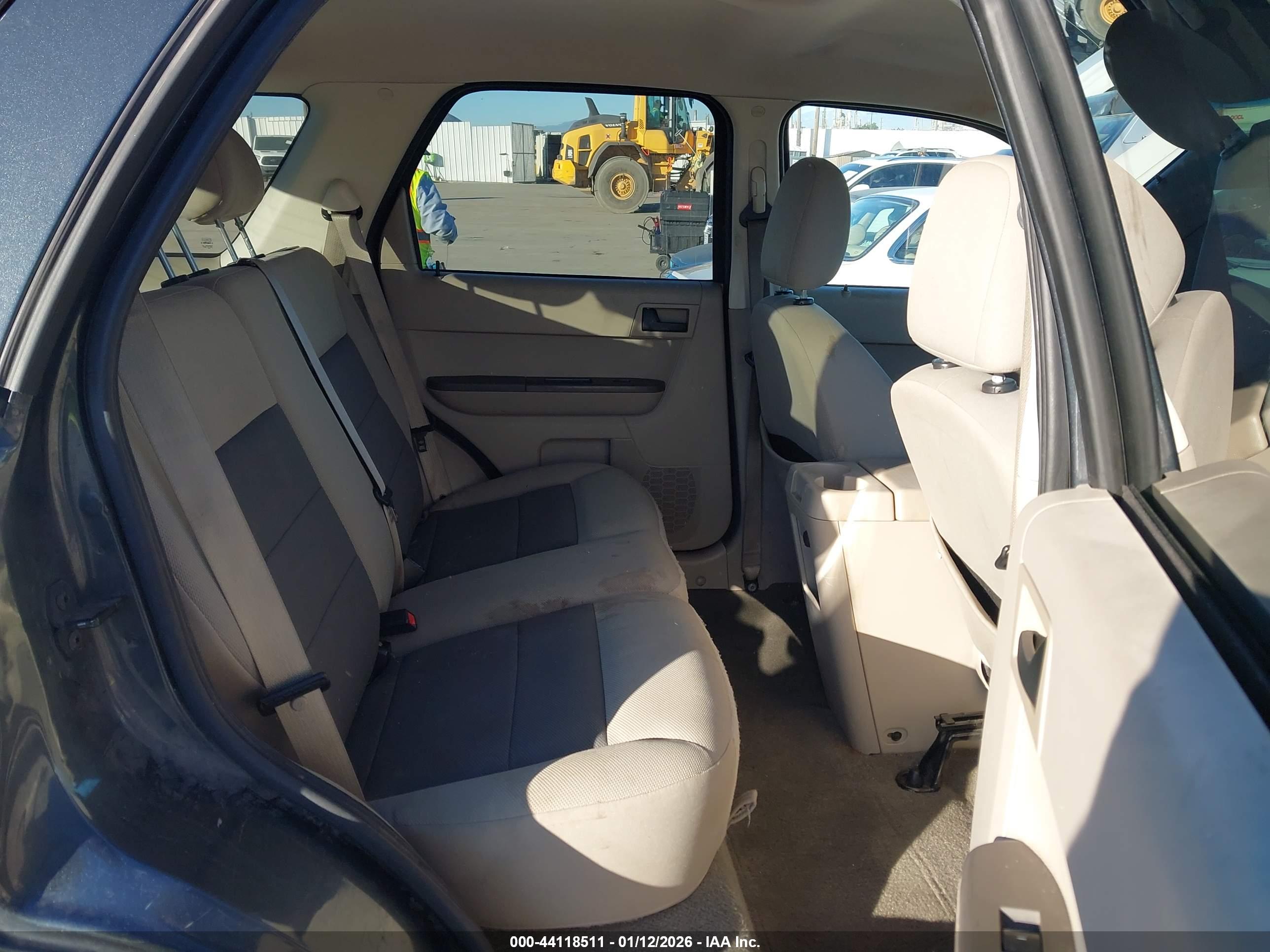 FORD ESCAPE image 8
