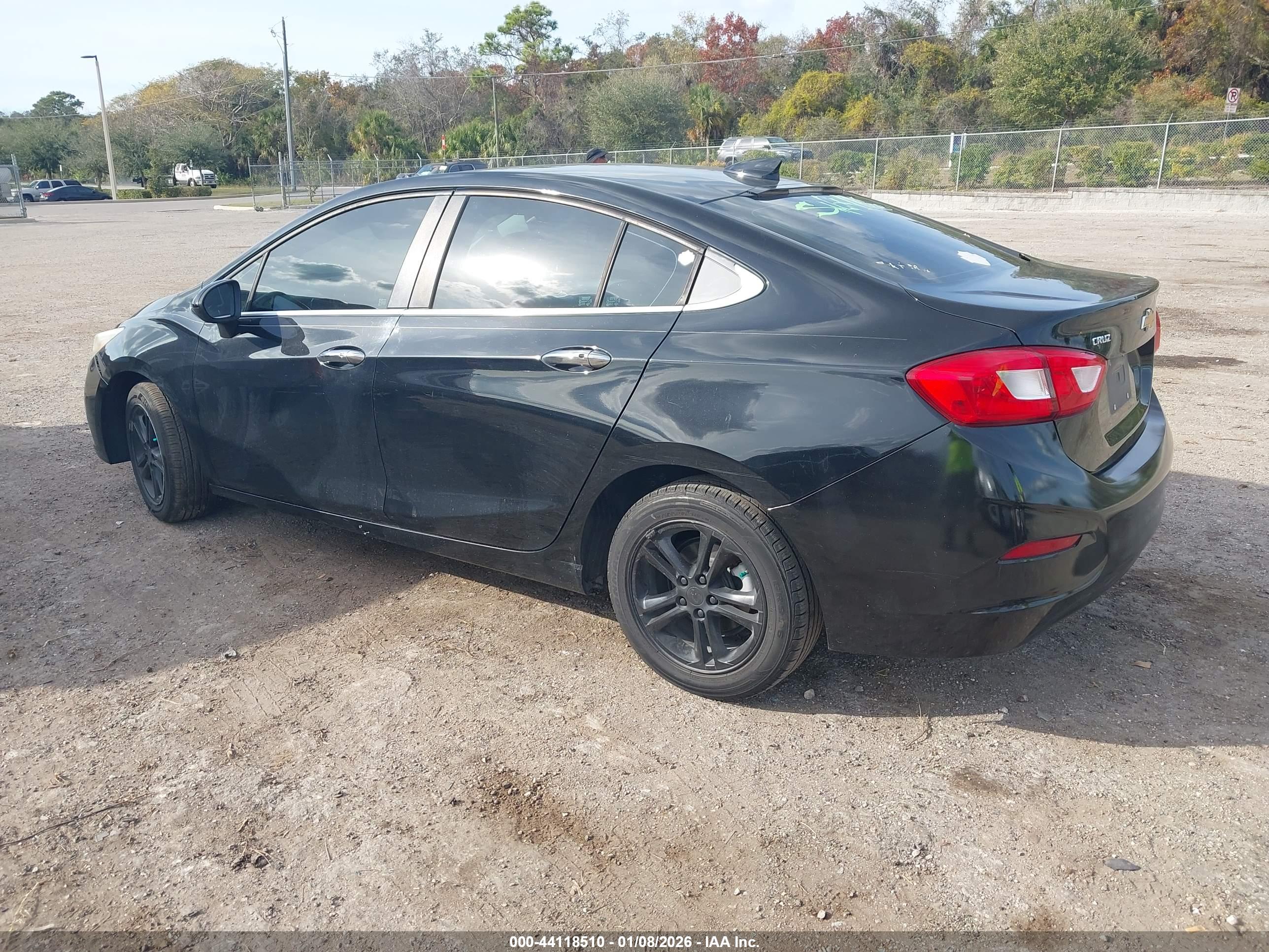 CHEVROLET CRUZE image 3