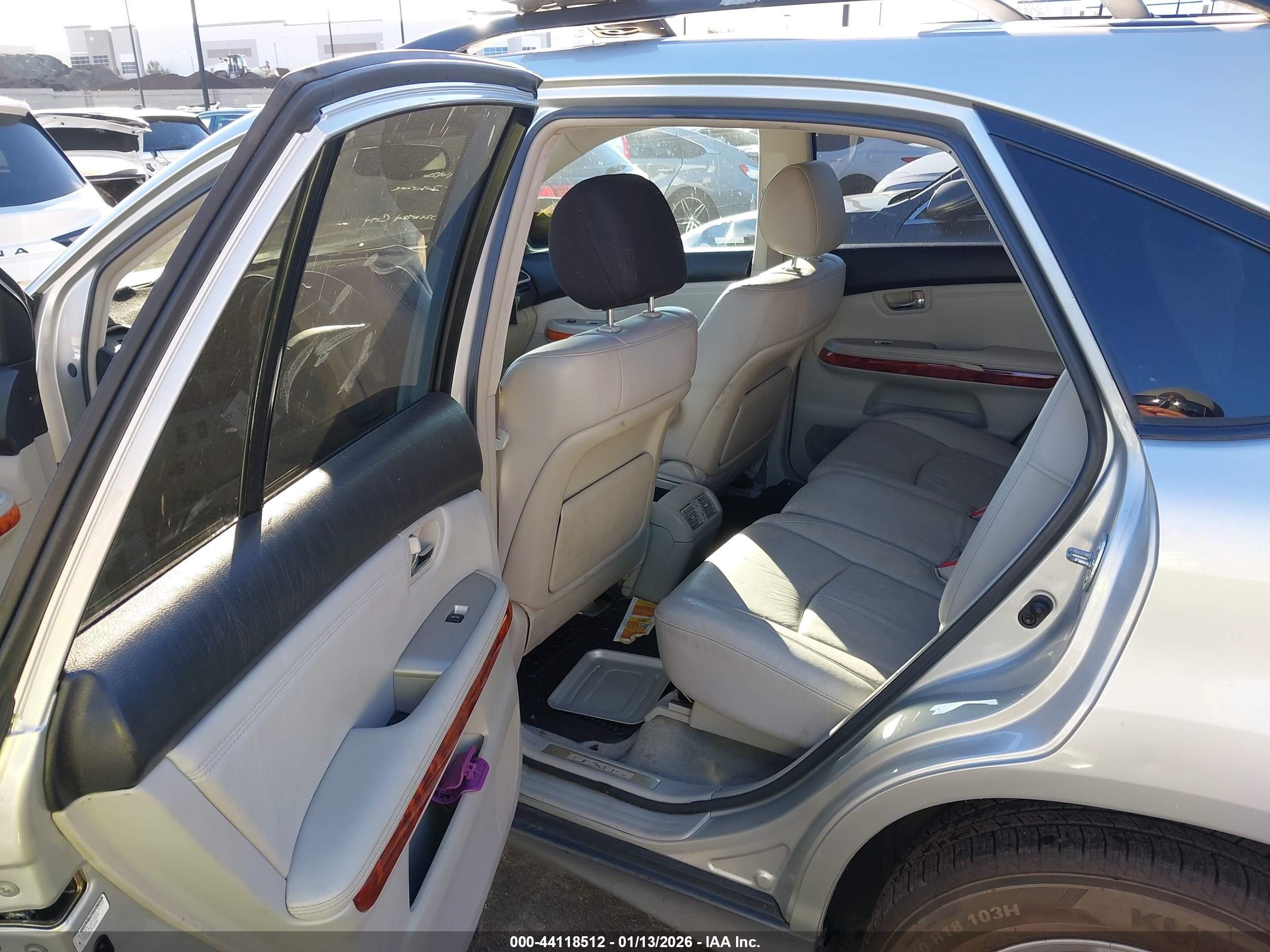 LEXUS RX image 8