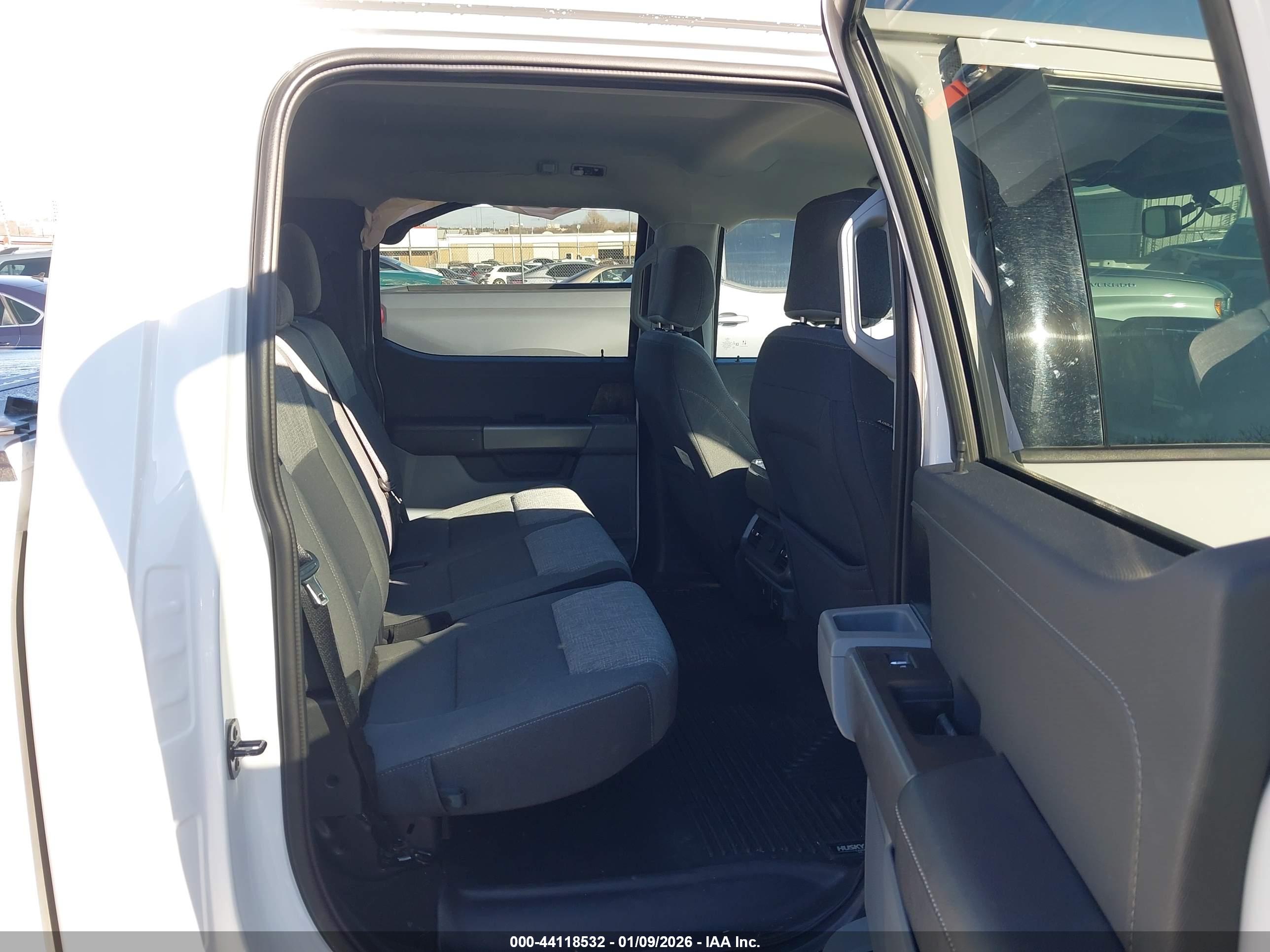 FORD F-150 image 8