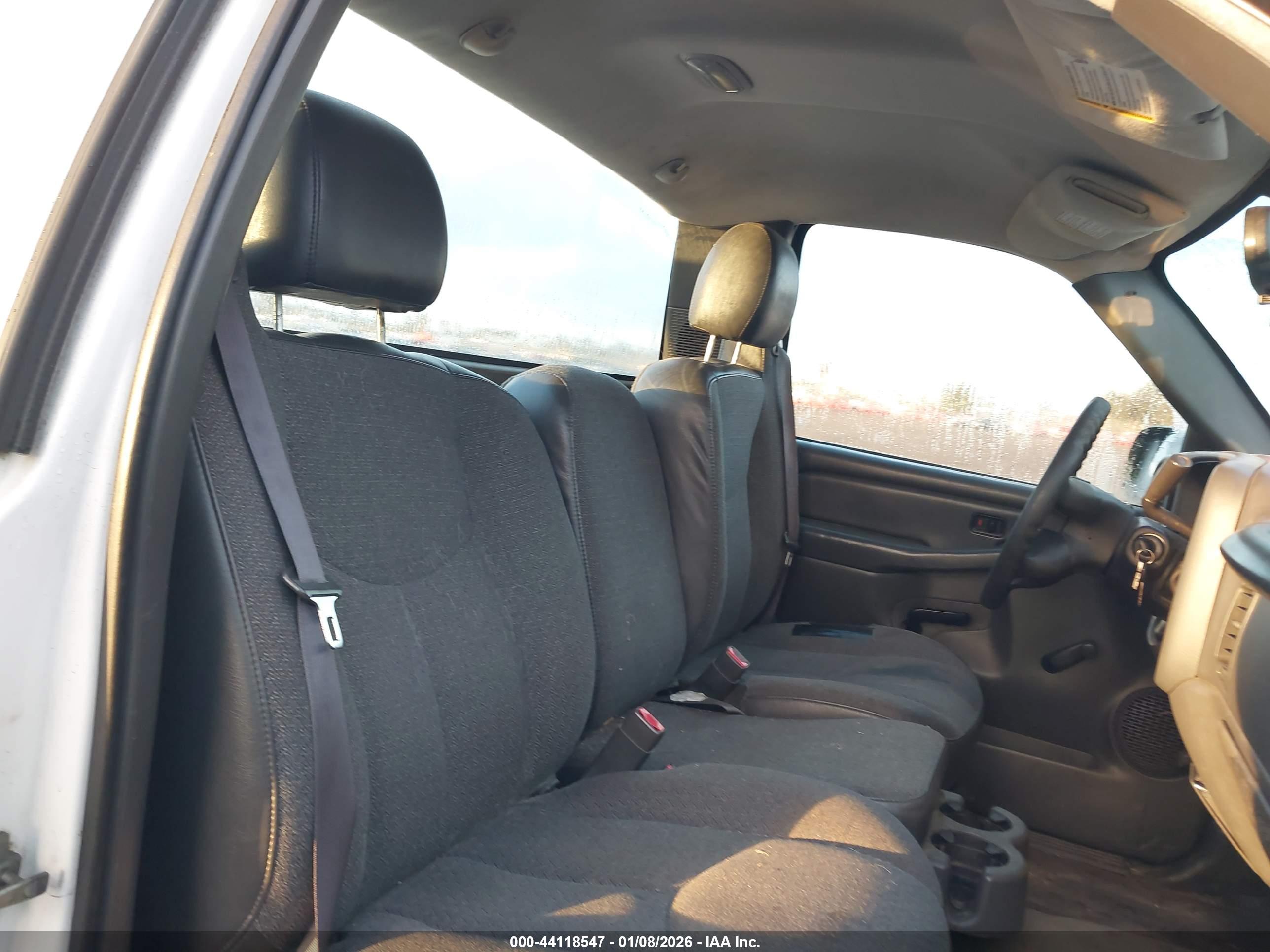 GMC SIERRA image 8