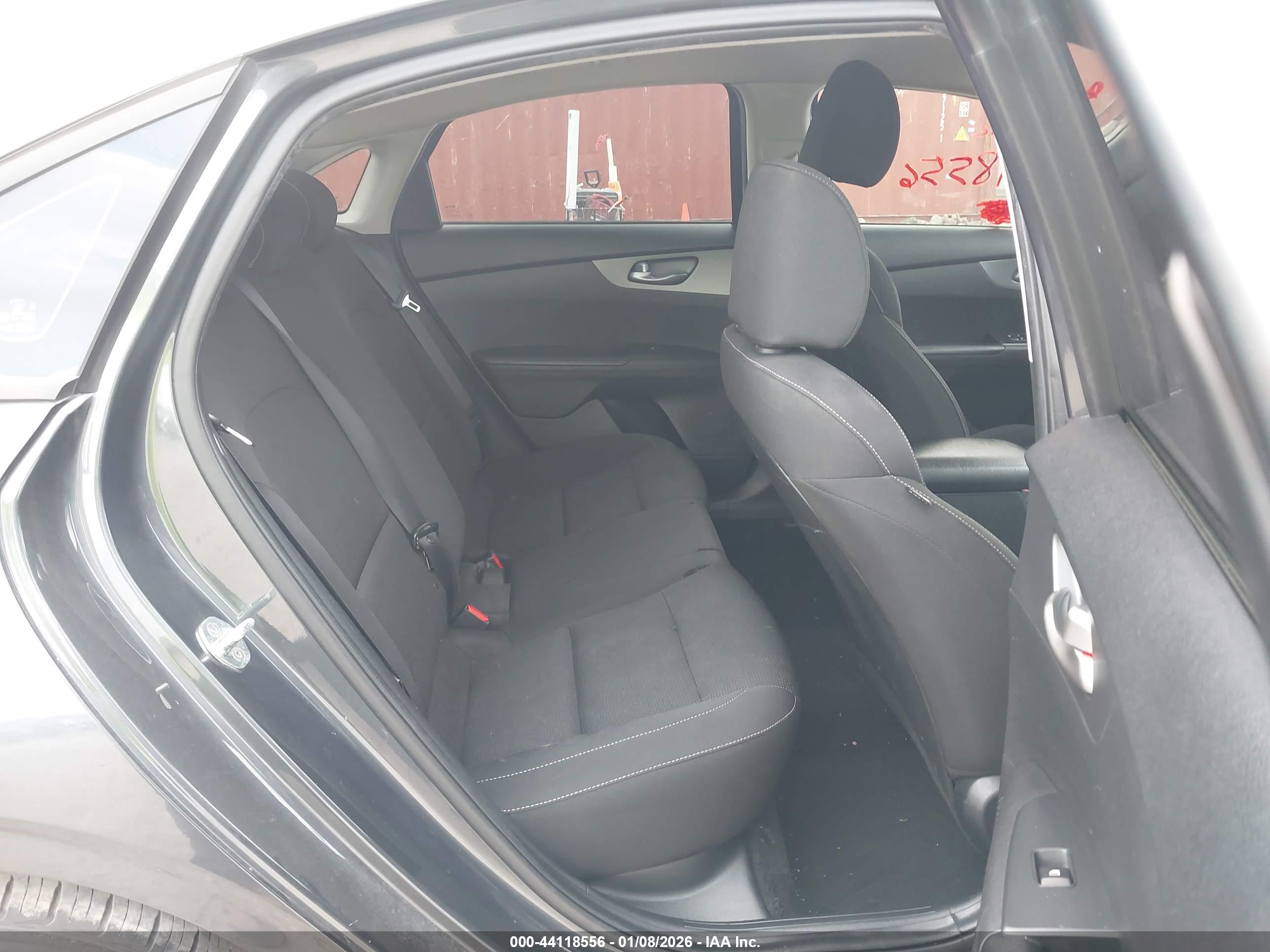KIA FORTE image 8