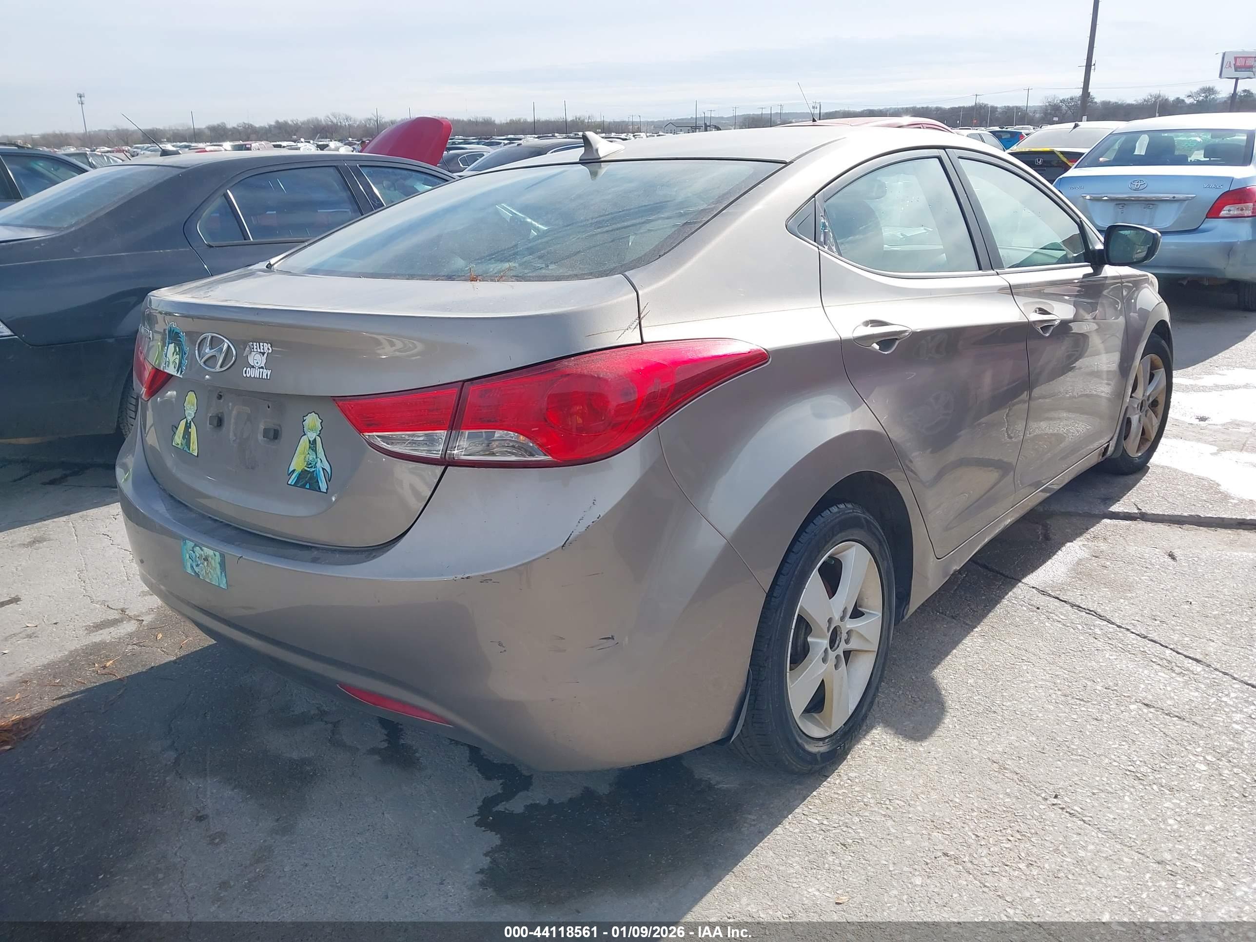 HYUNDAI ELANTRA image 4