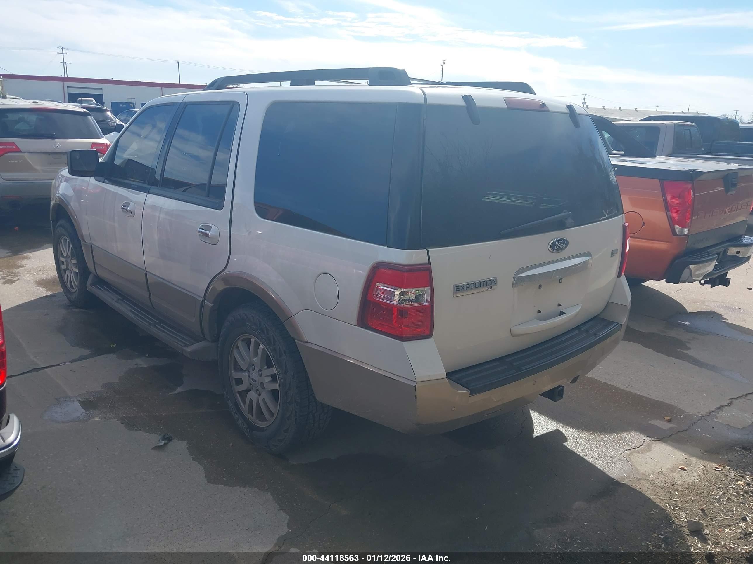 FORD EXPEDITION image 3