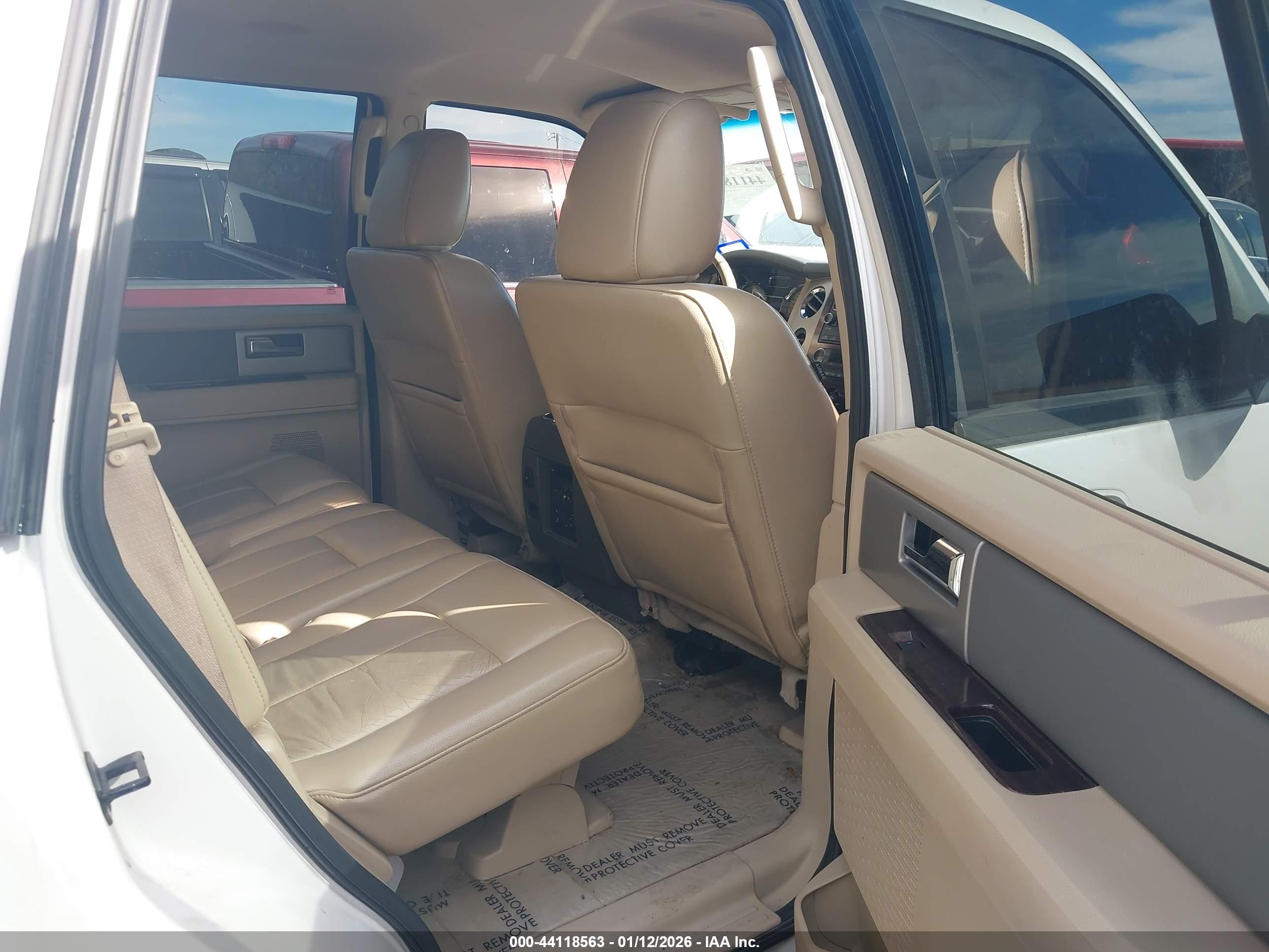FORD EXPEDITION image 8