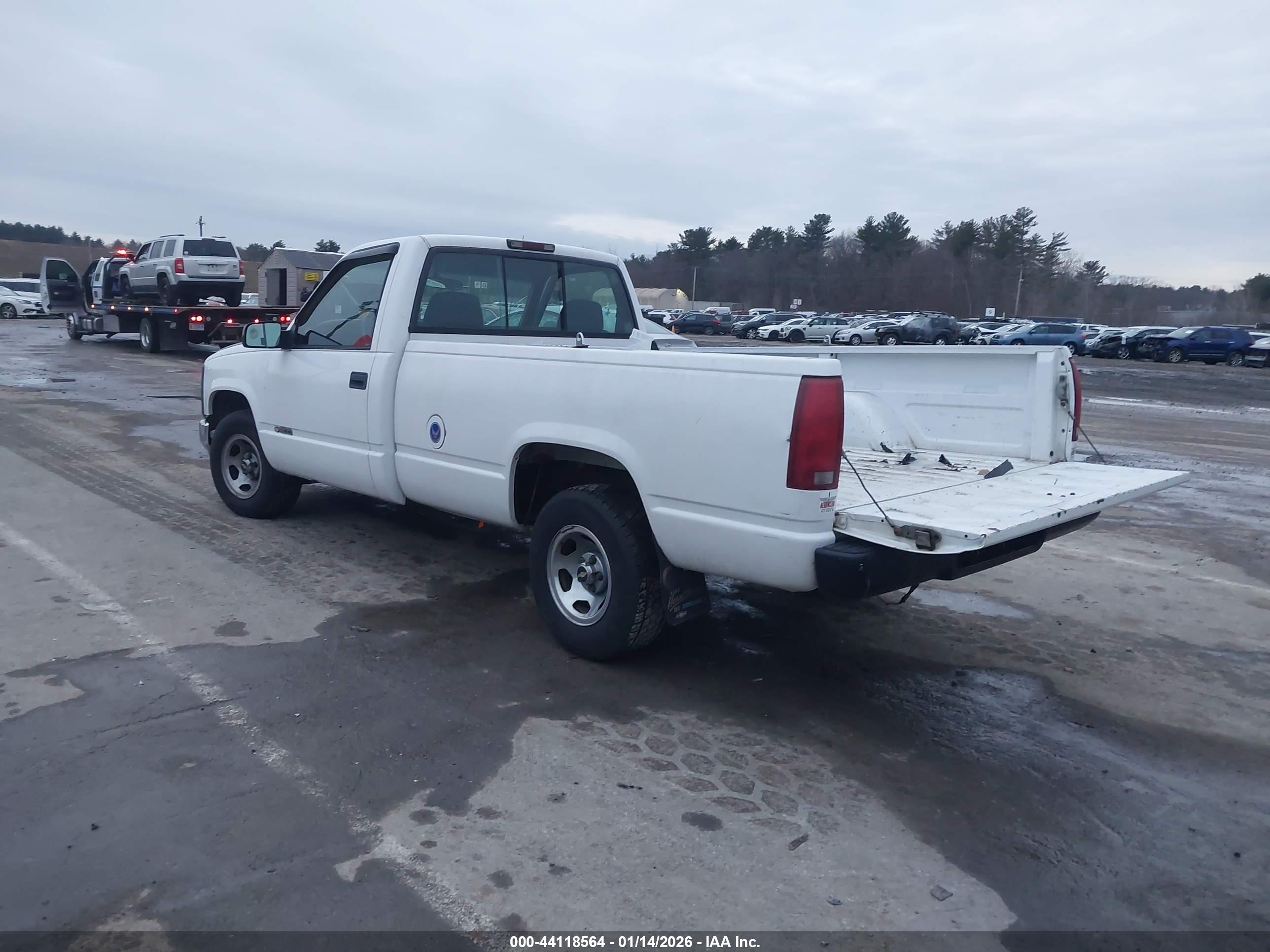 CHEVROLET GMT-400 image 3