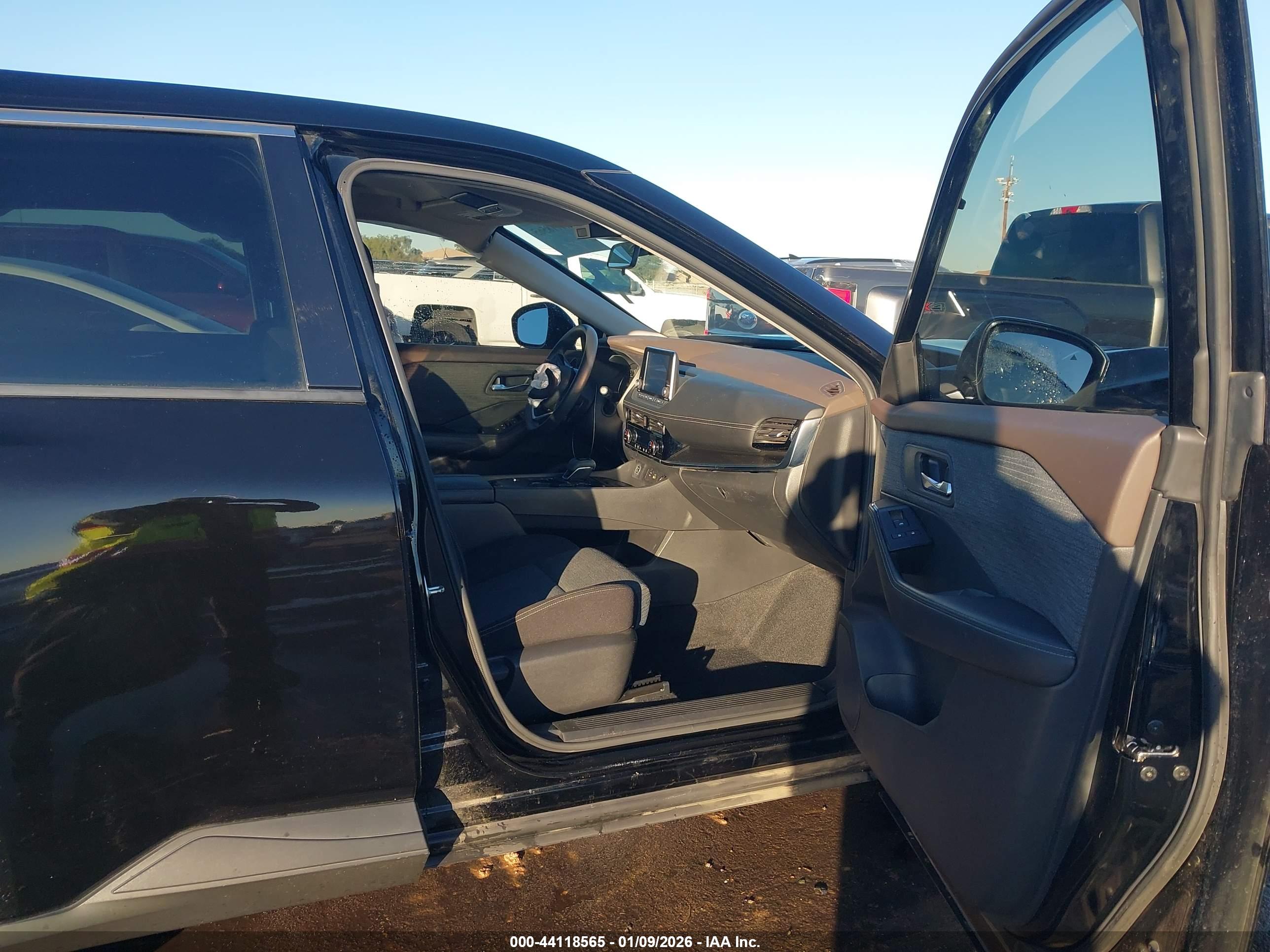 NISSAN ROGUE image 5