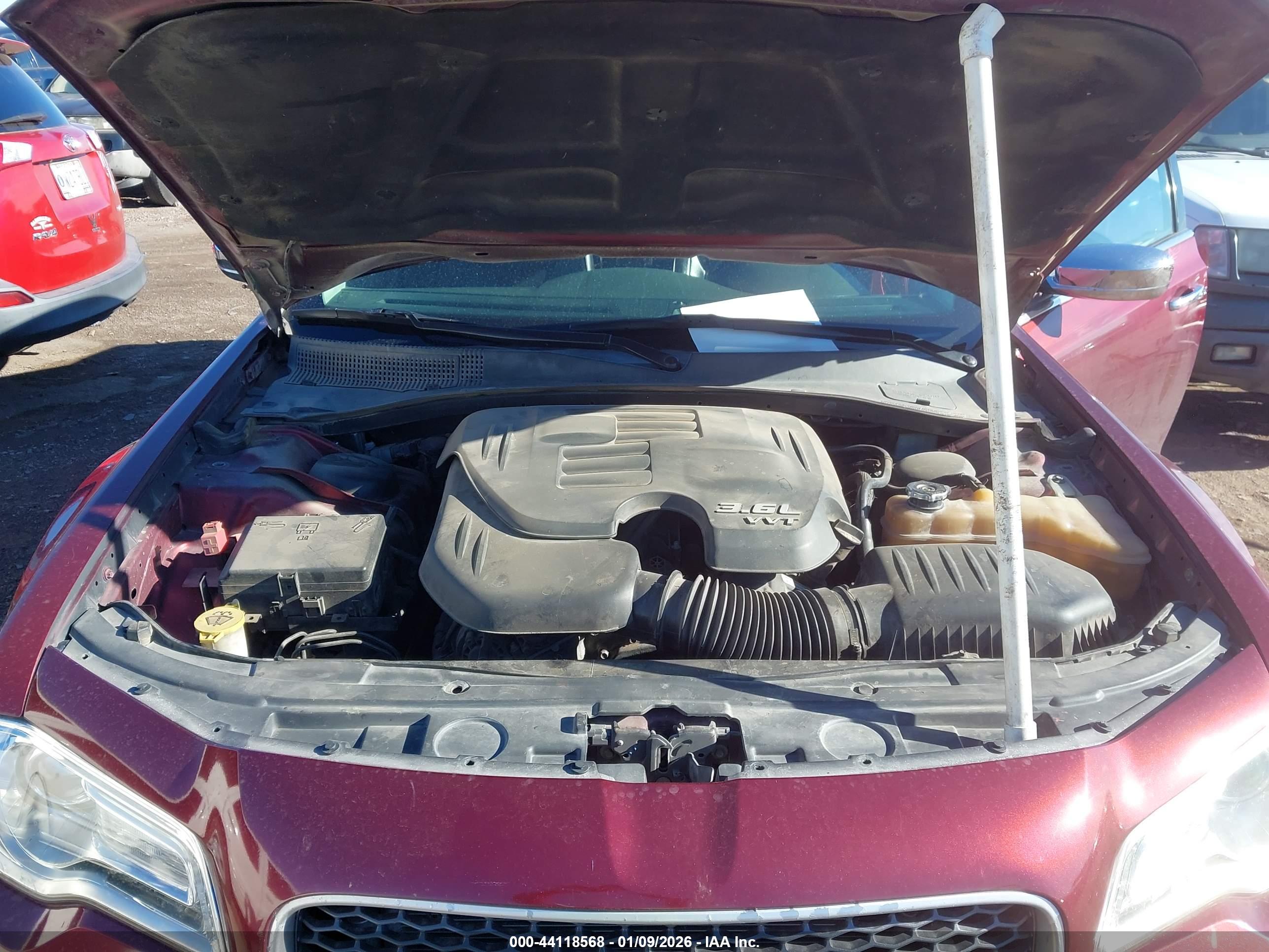 CHRYSLER 300 image 10