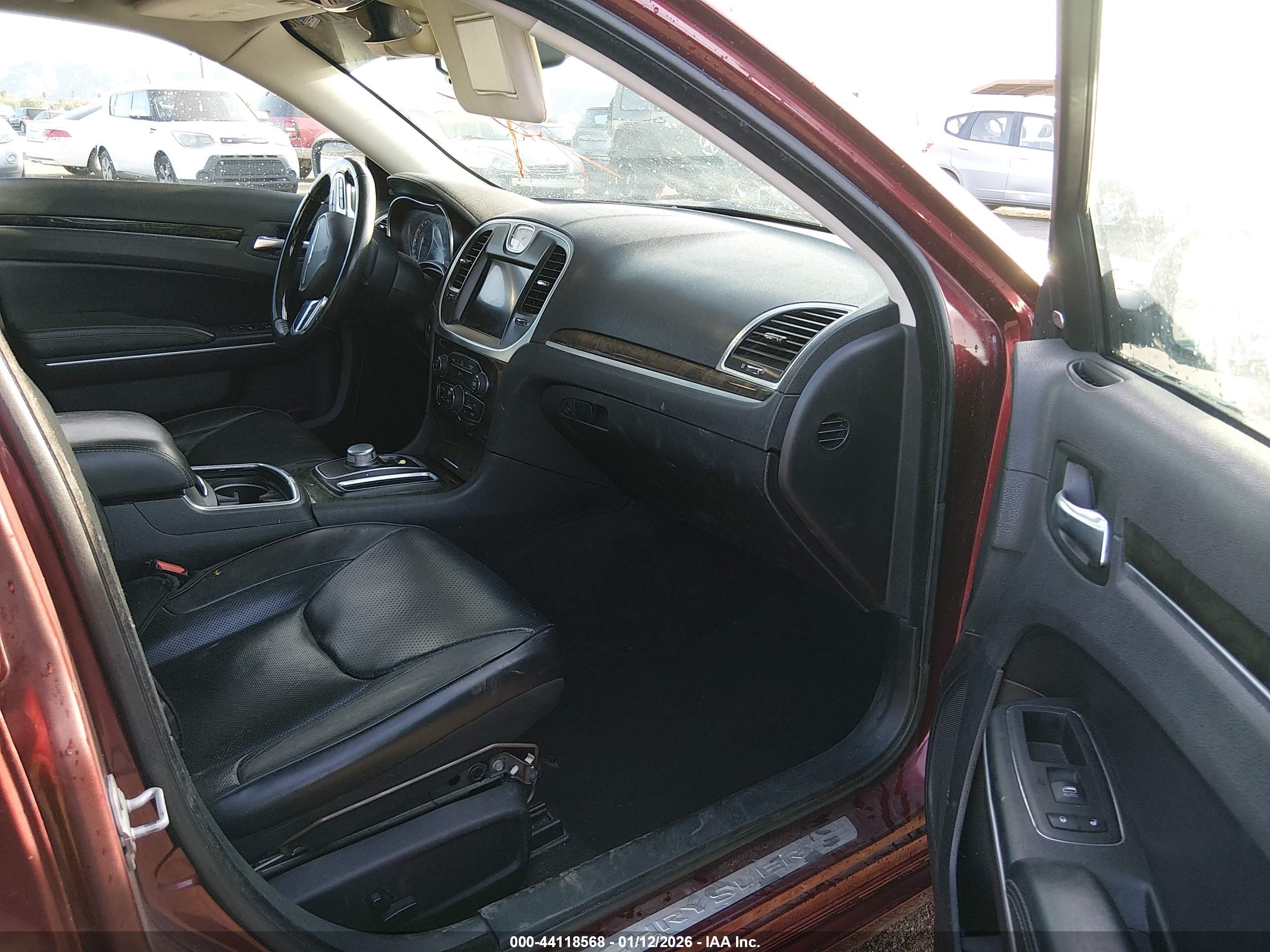 CHRYSLER 300 image 5