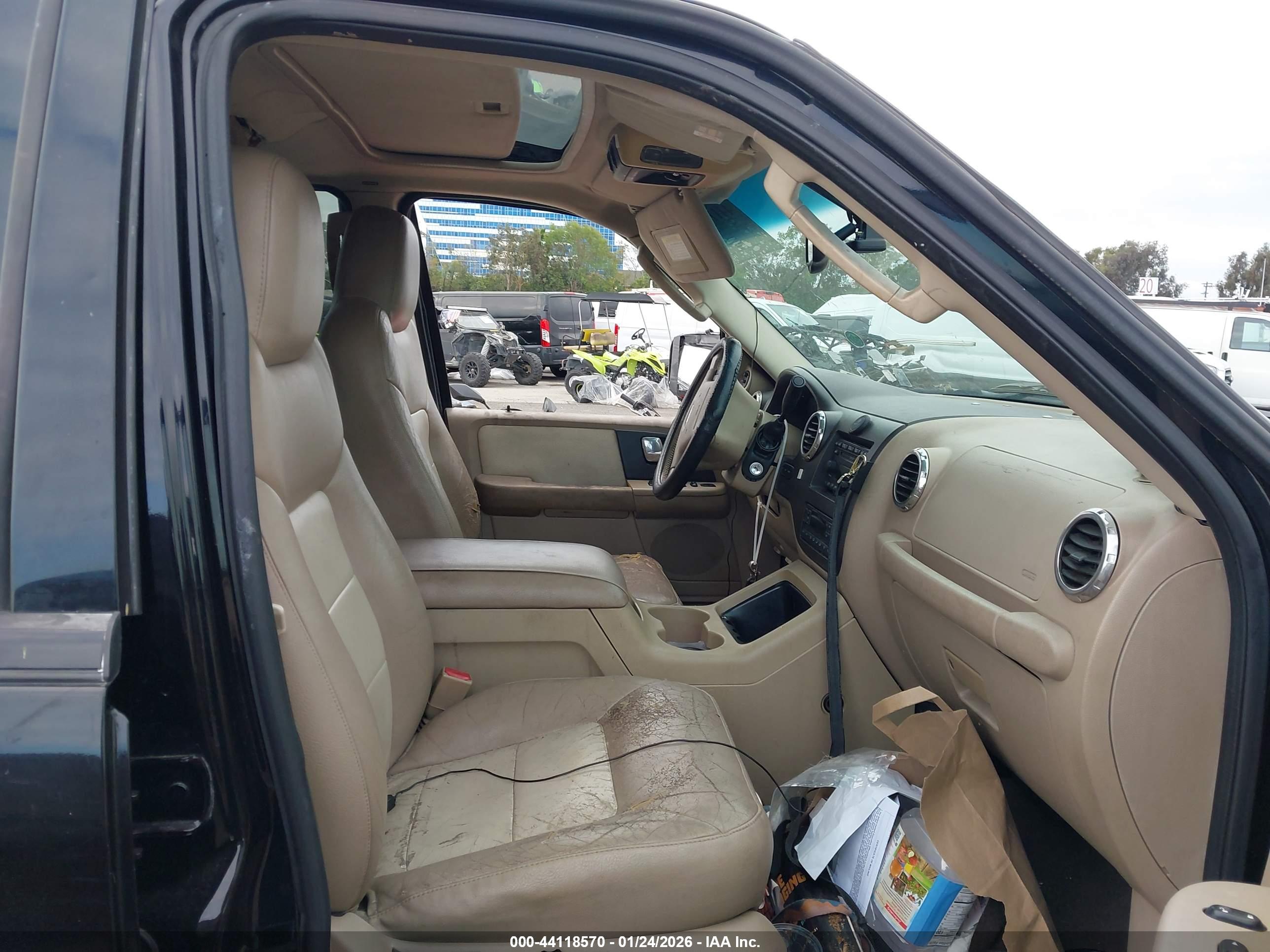 FORD EXPEDITION image 5