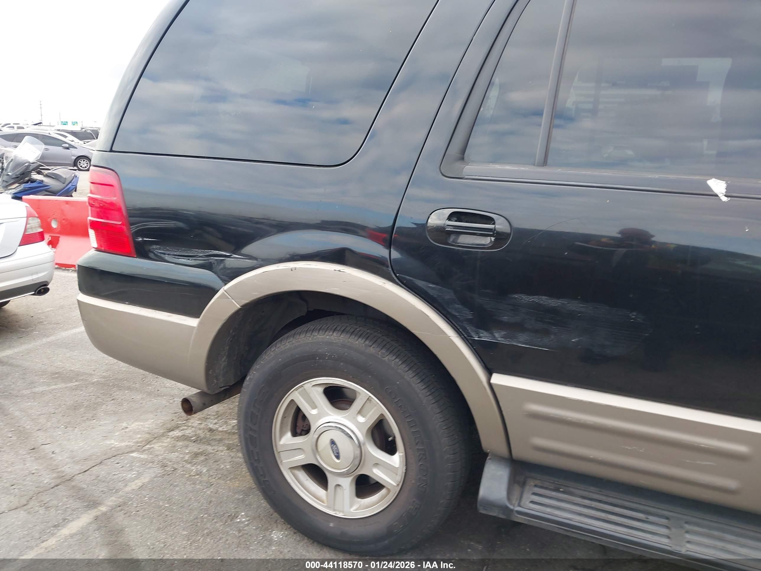 FORD EXPEDITION image 6