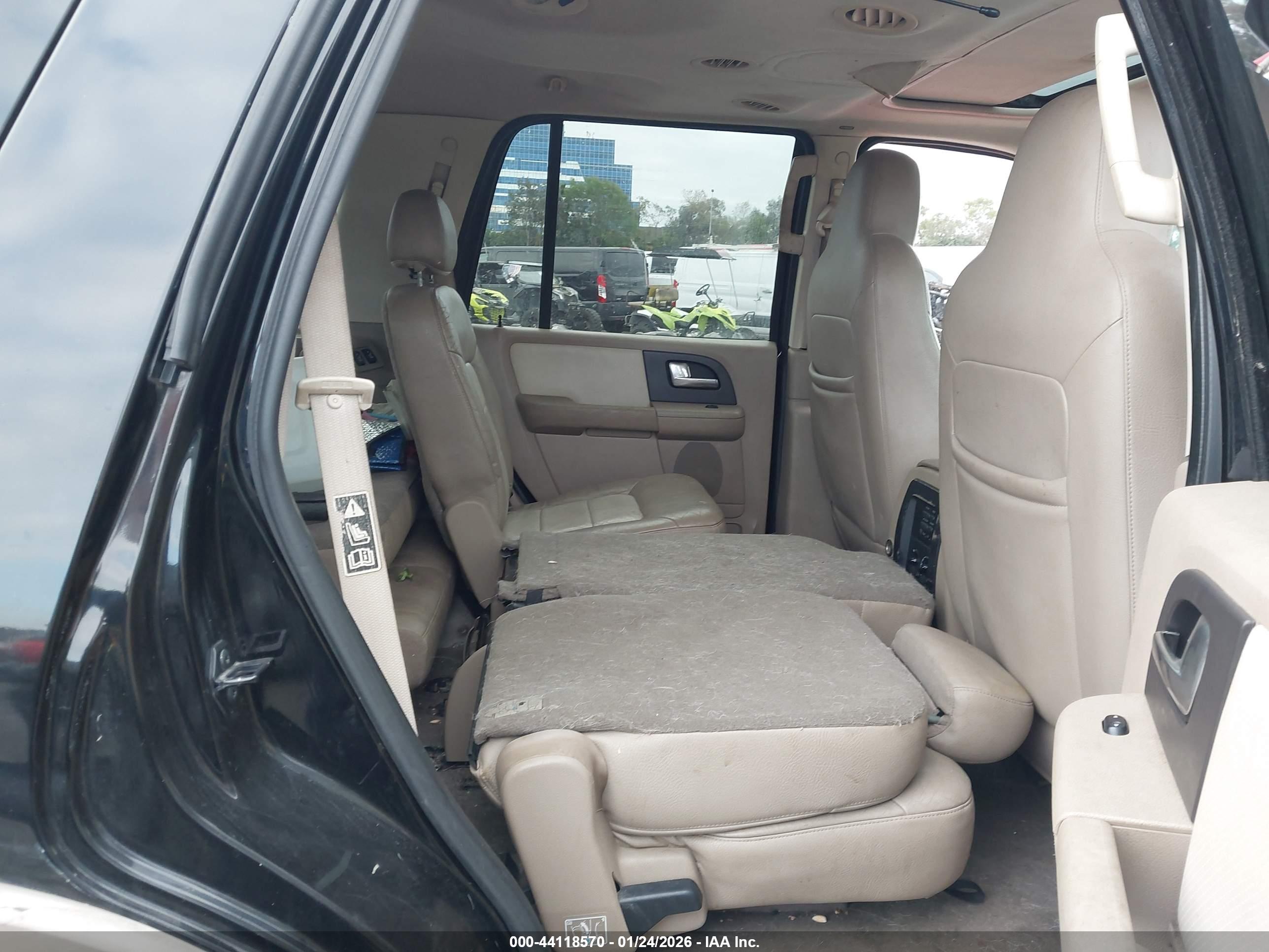 FORD EXPEDITION image 8