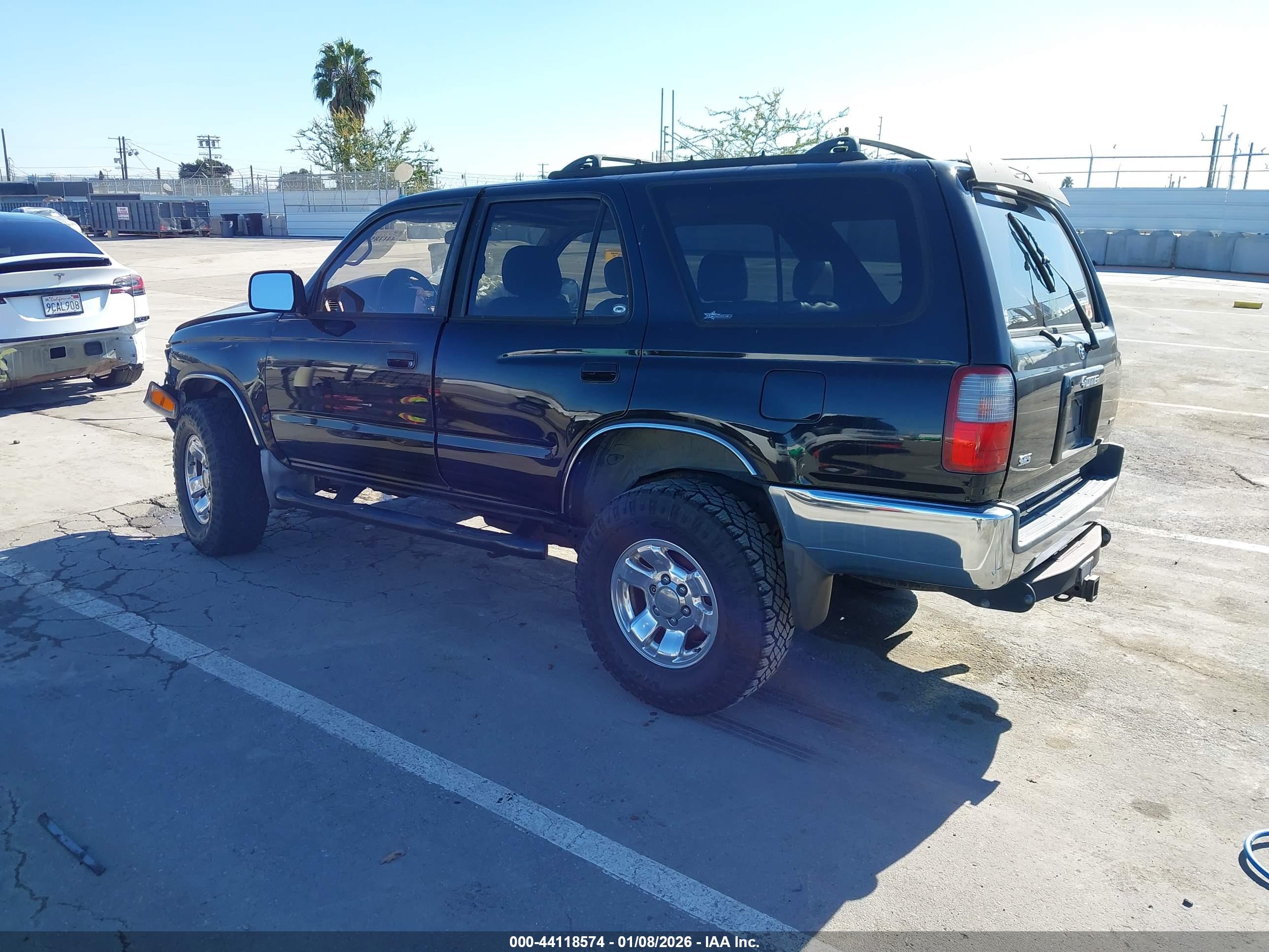 TOYOTA 4RUNNER image 3