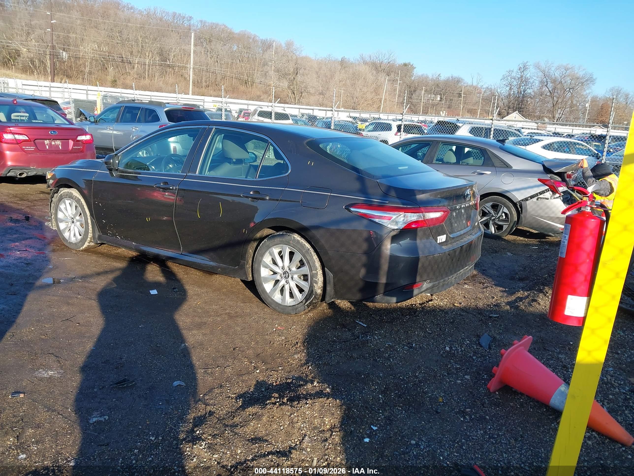 TOYOTA CAMRY image 3