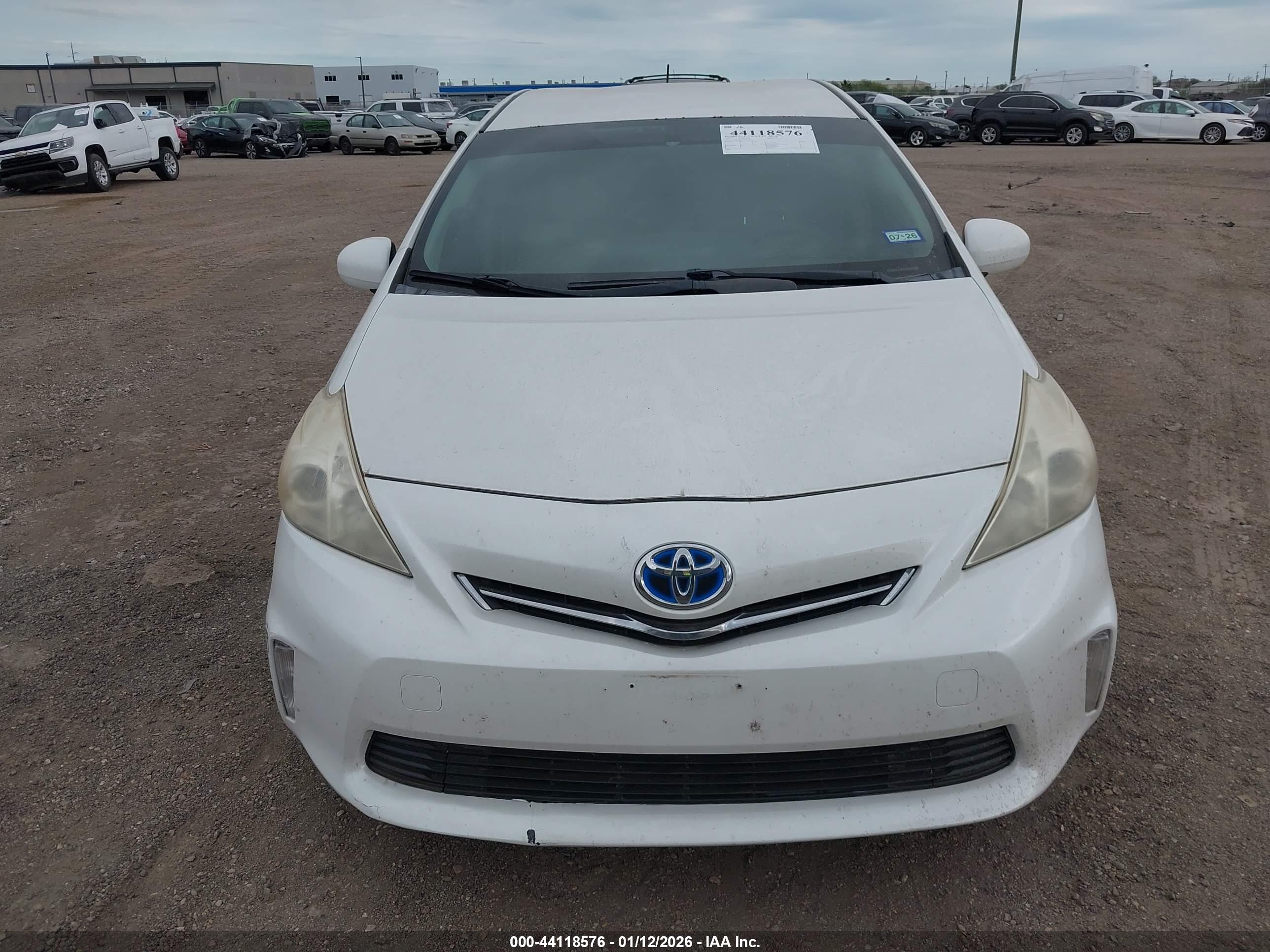 TOYOTA PRIUS image 6