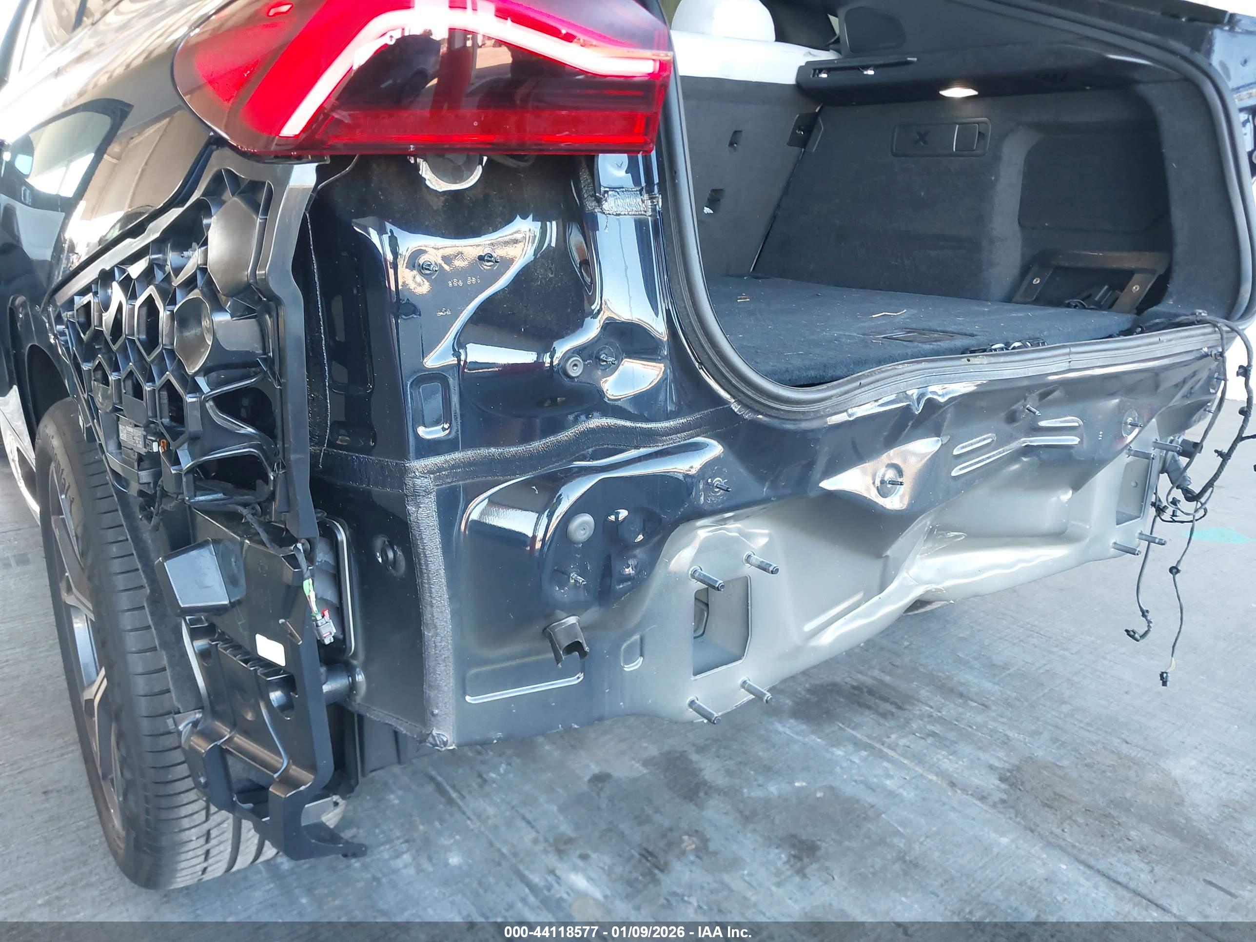 BMW X6 image 6