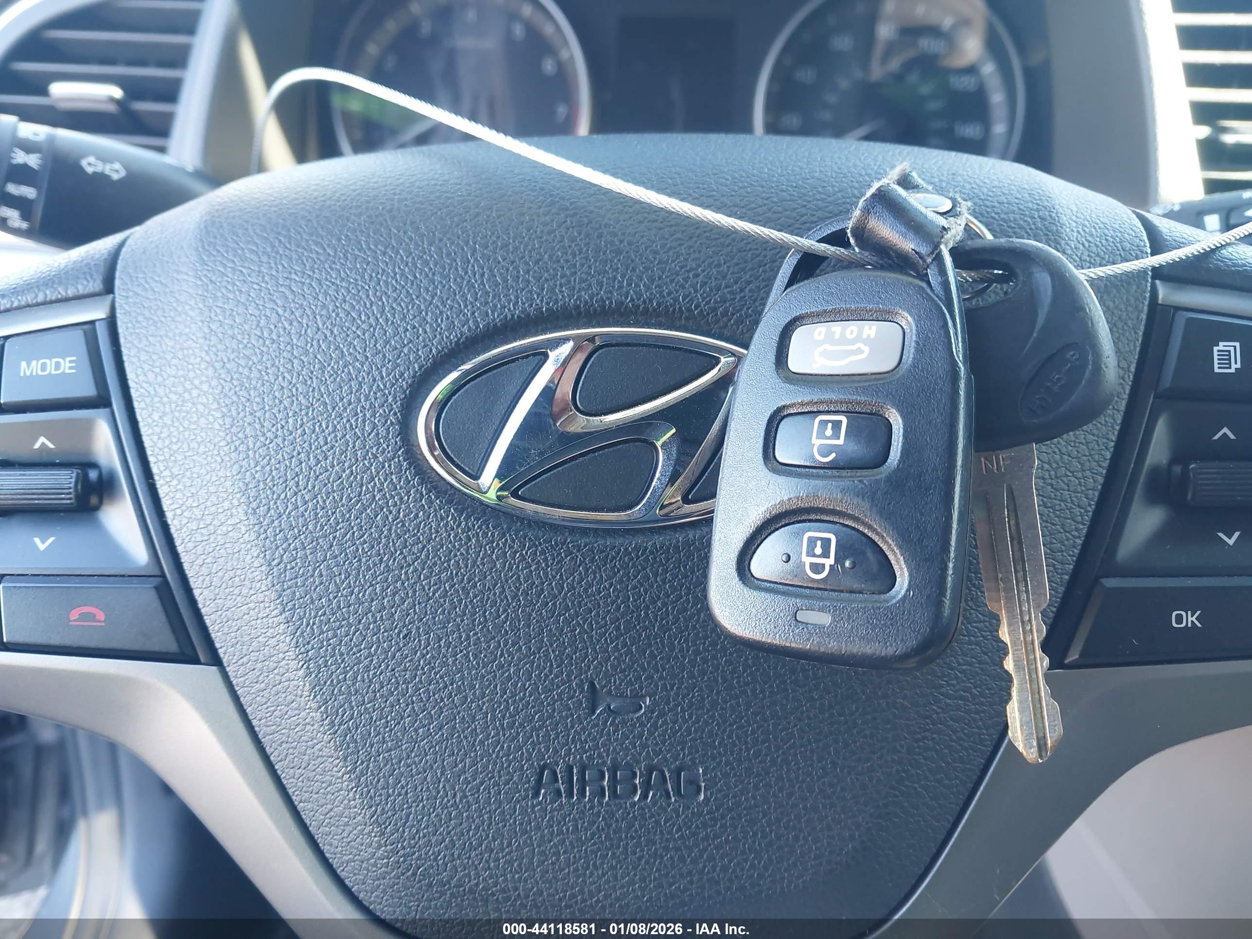 HYUNDAI ELANTRA image 11