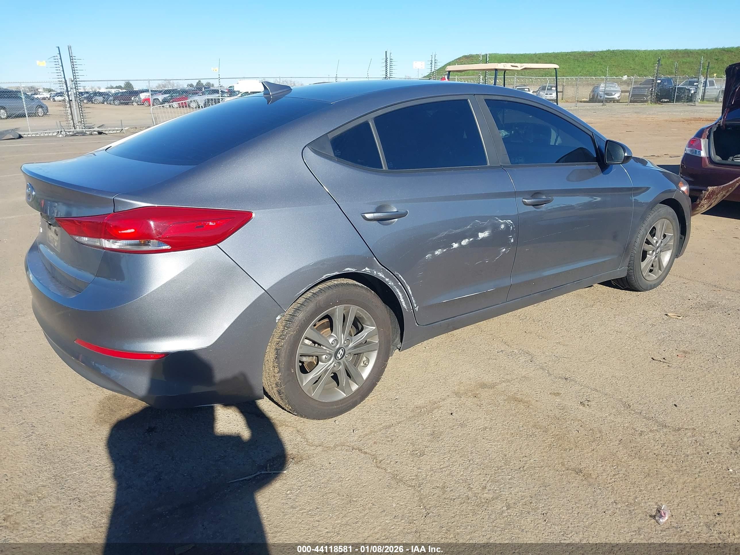 HYUNDAI ELANTRA image 4