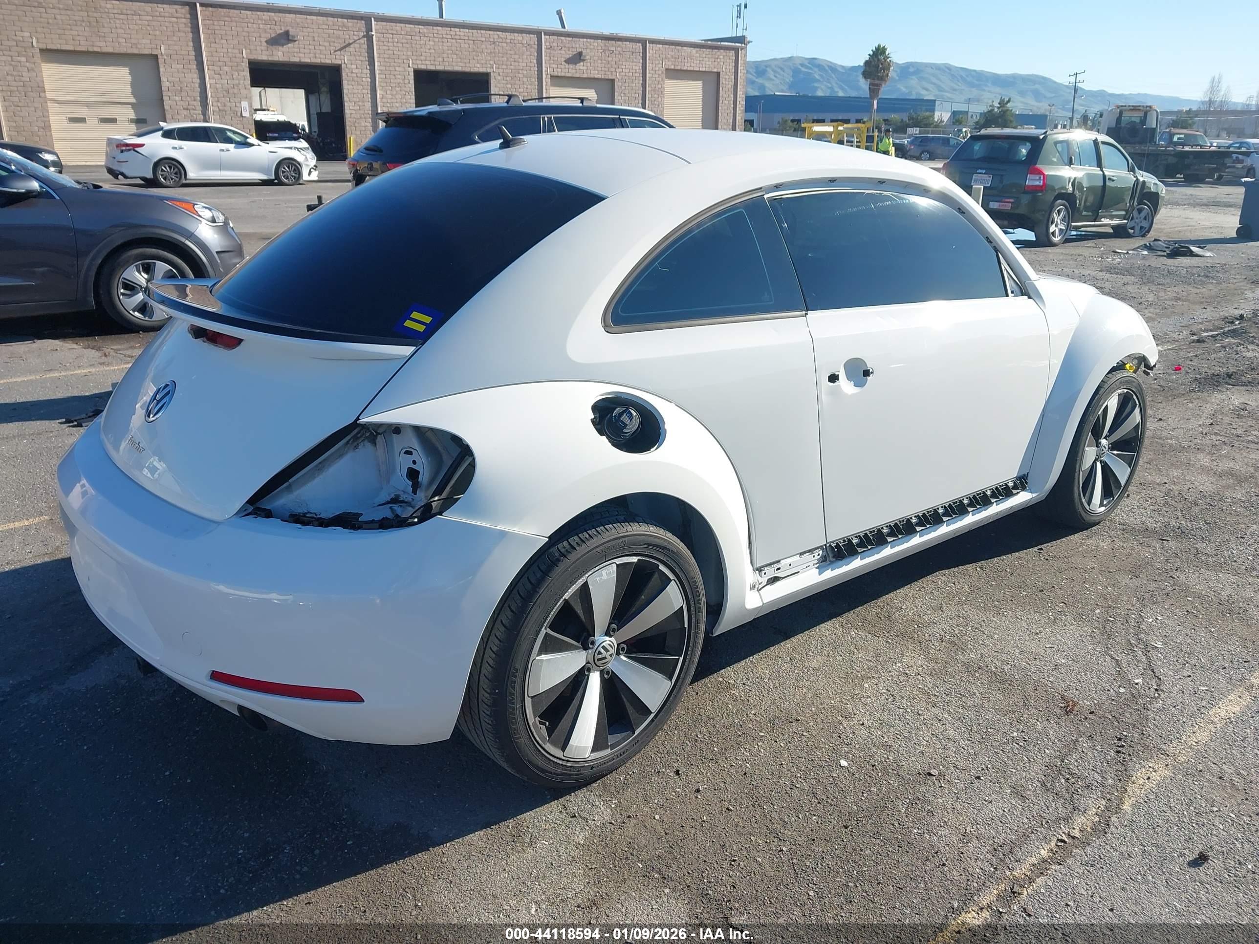 VOLKSWAGEN BEETLE image 4