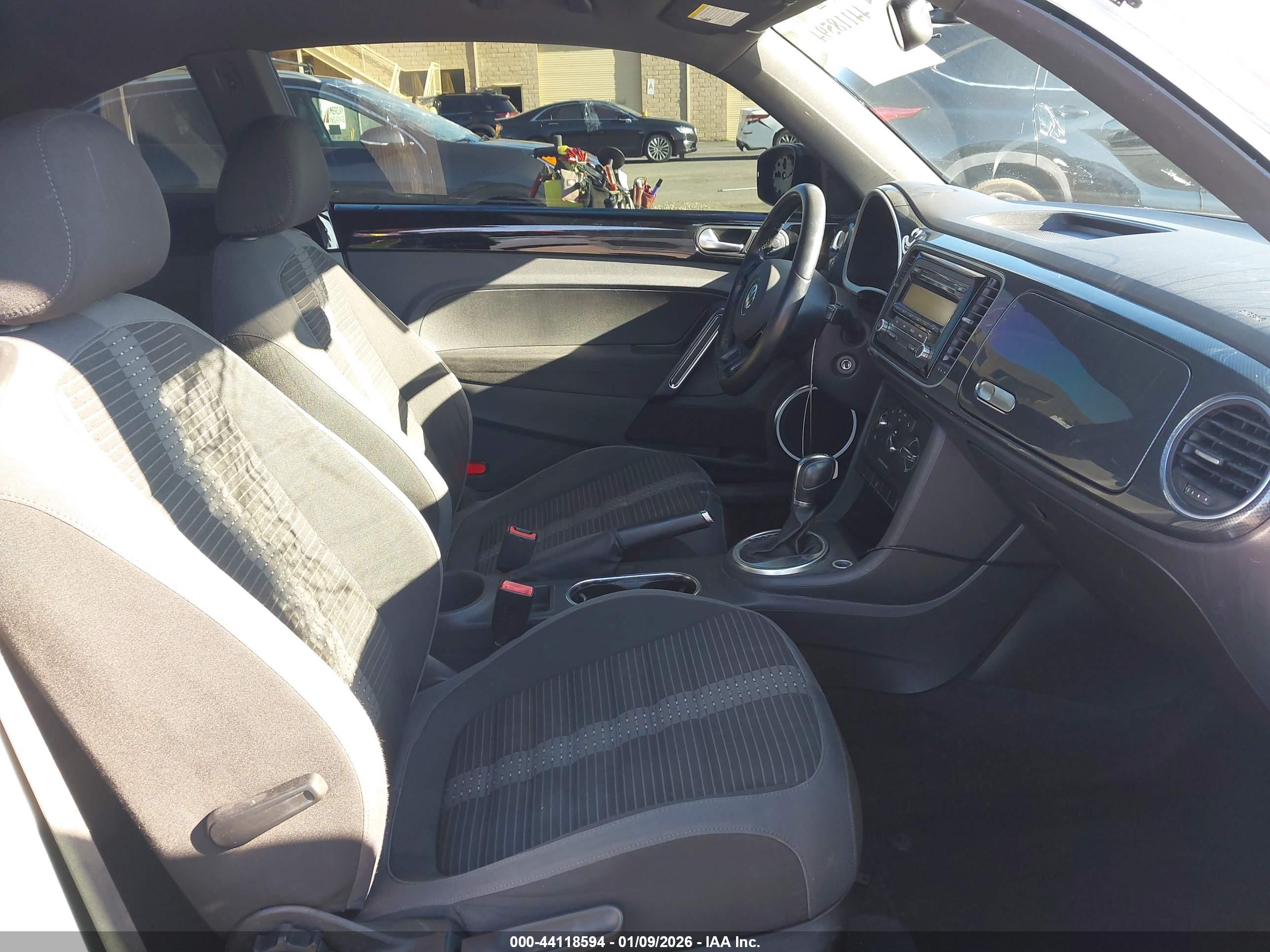 VOLKSWAGEN BEETLE image 5