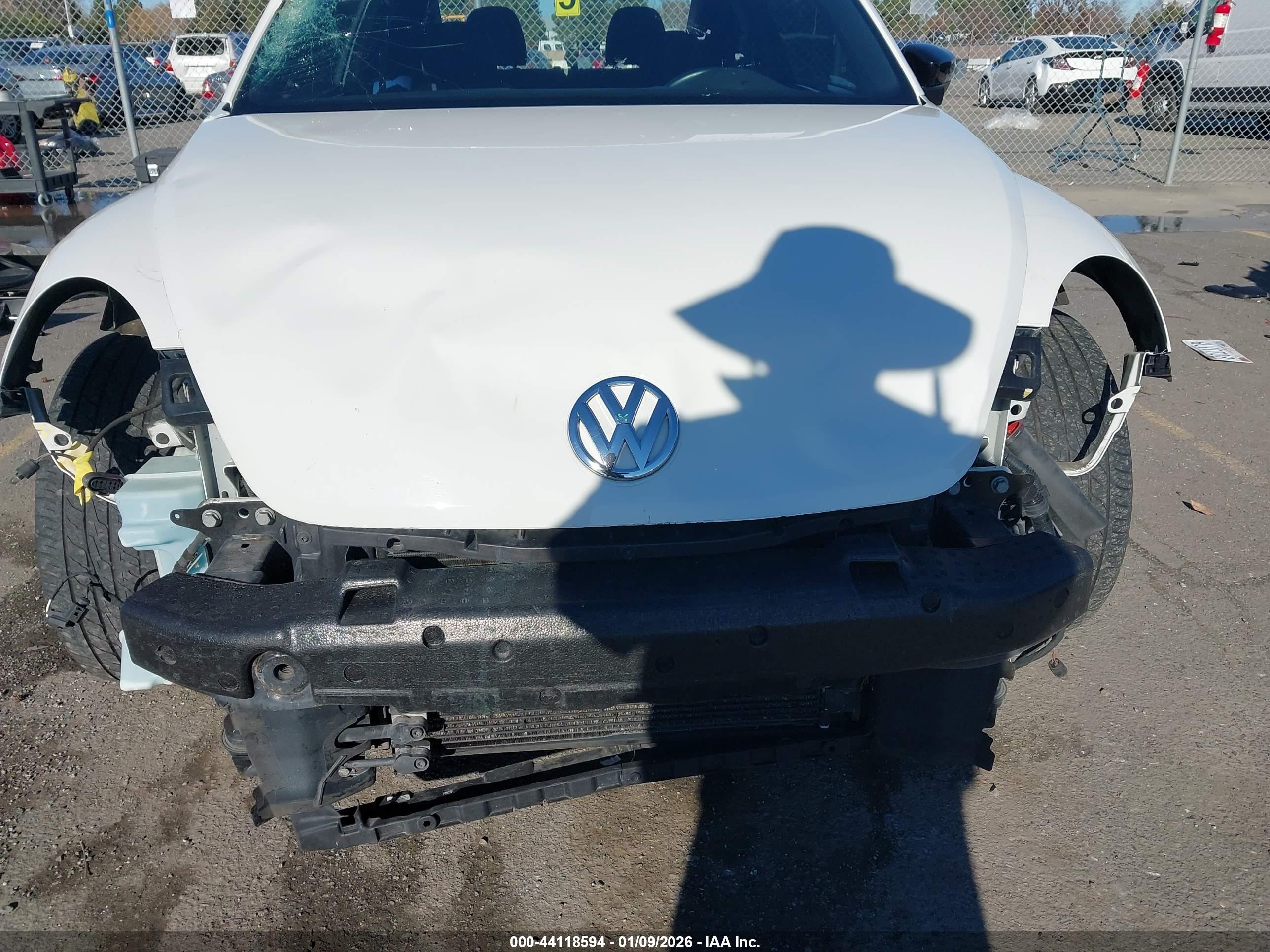 VOLKSWAGEN BEETLE image 6