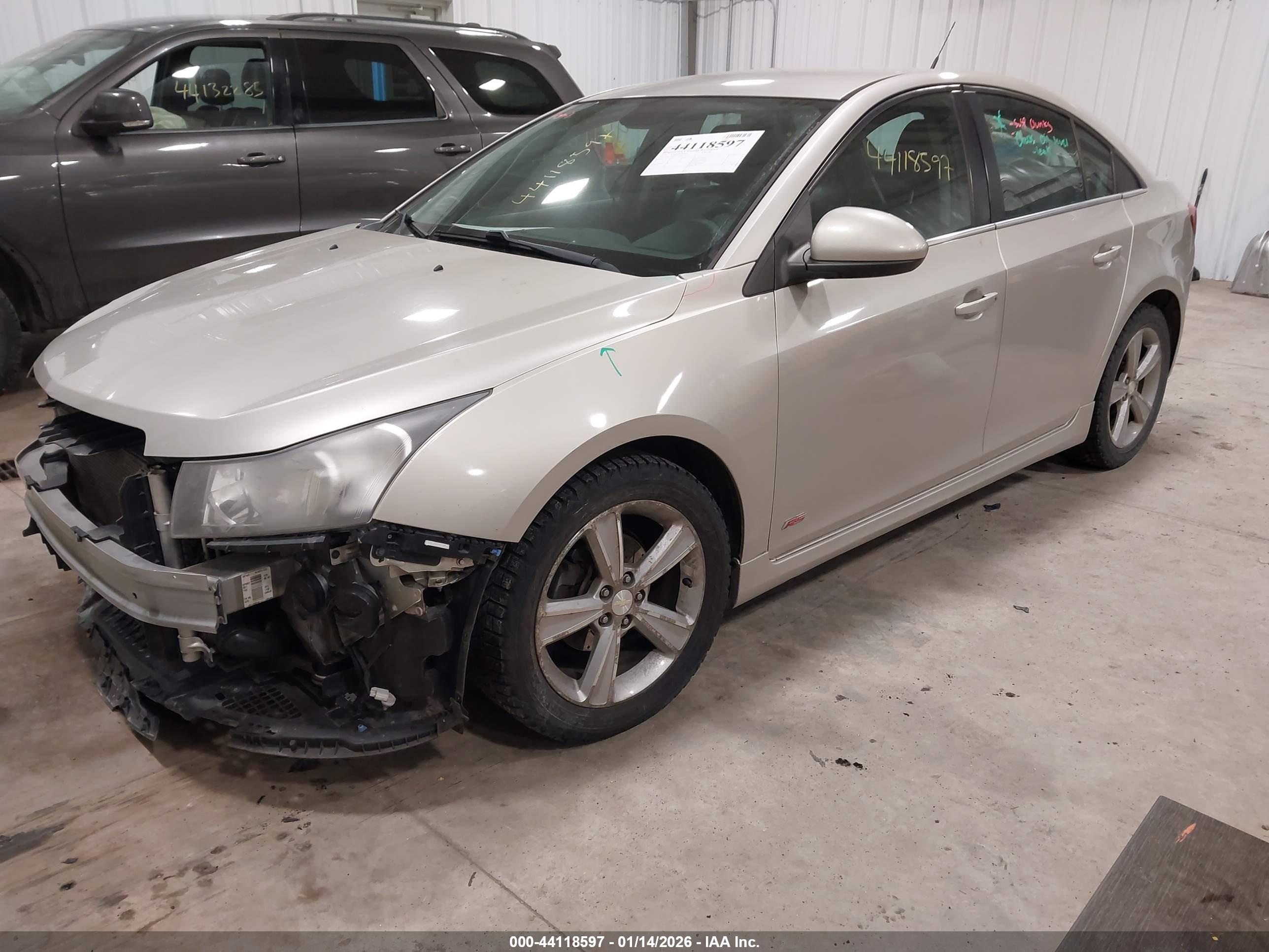 CHEVROLET CRUZE image 2