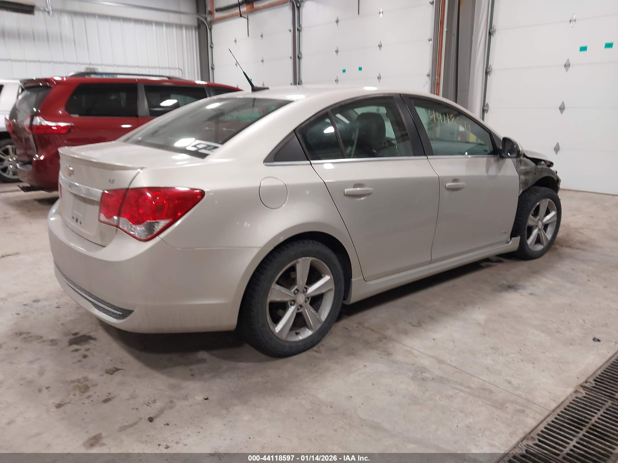 CHEVROLET CRUZE image 4