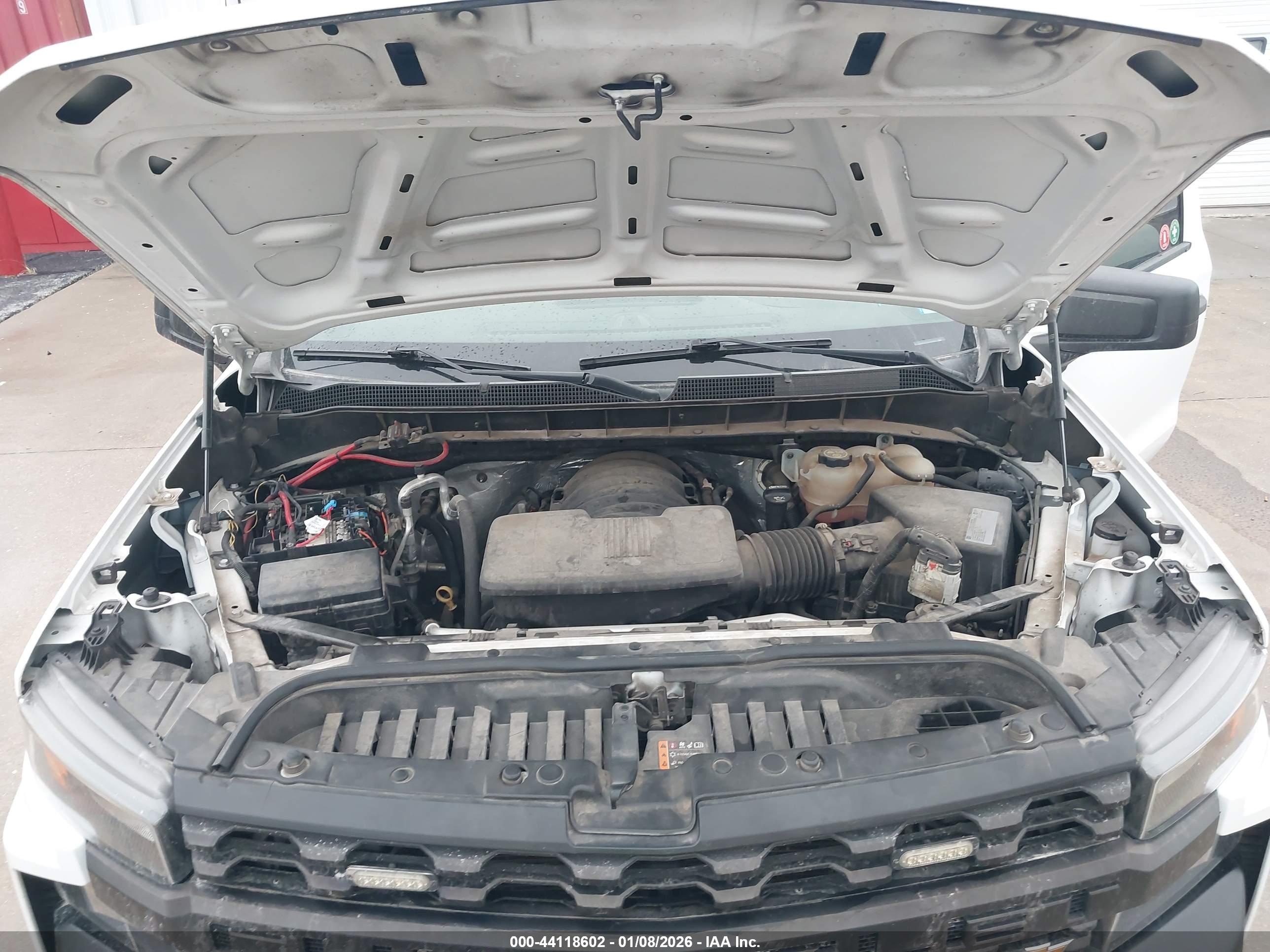 CHEVROLET SILVERADO image 10