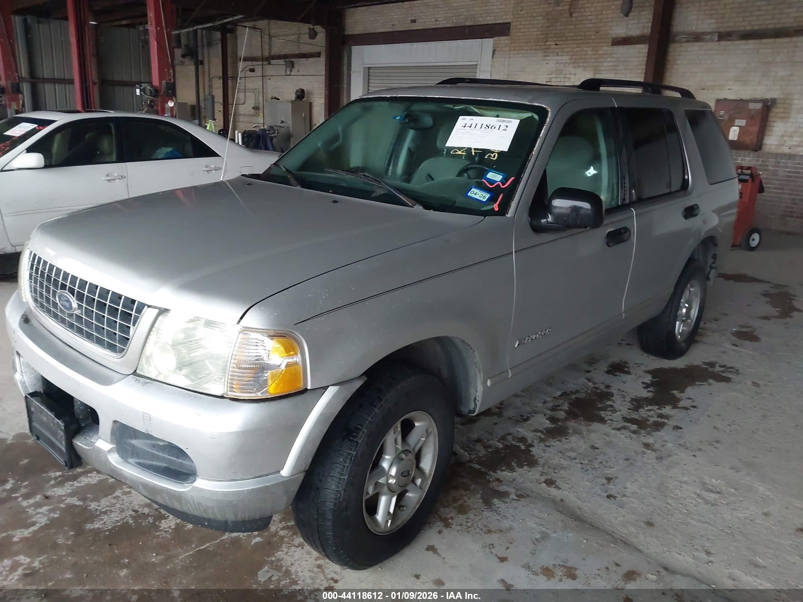 FORD EXPLORER image 2