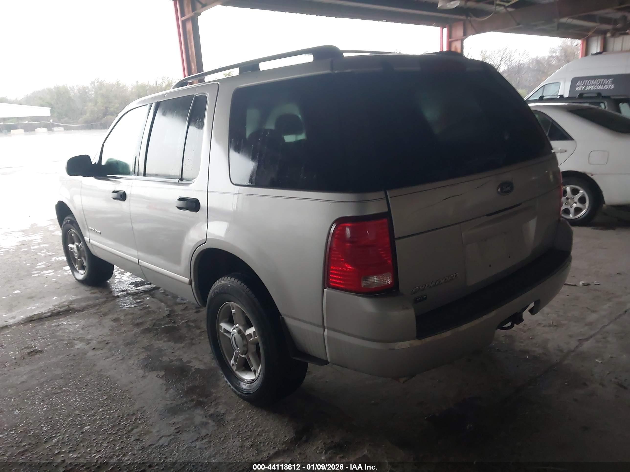 FORD EXPLORER image 3