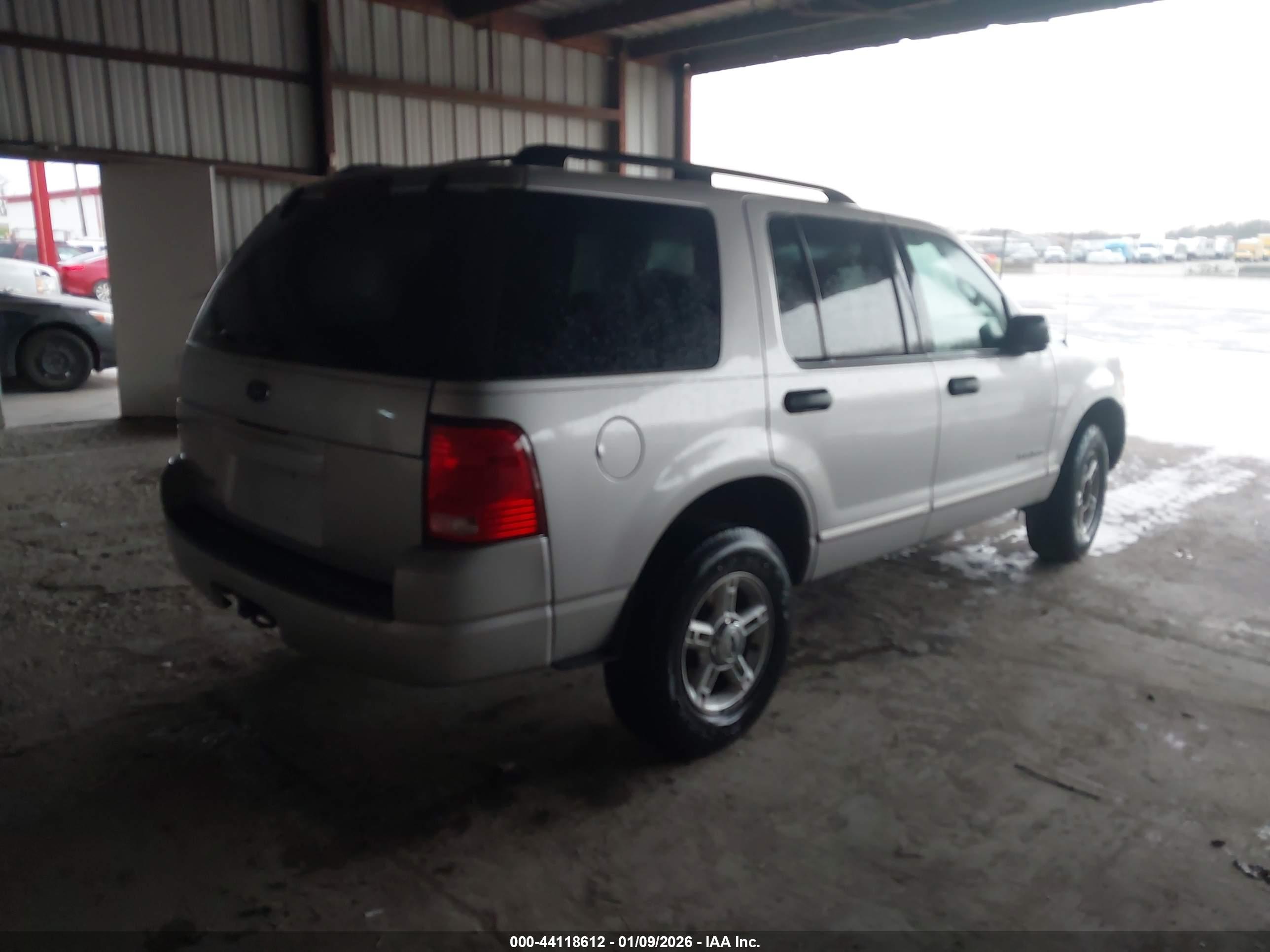 FORD EXPLORER image 4