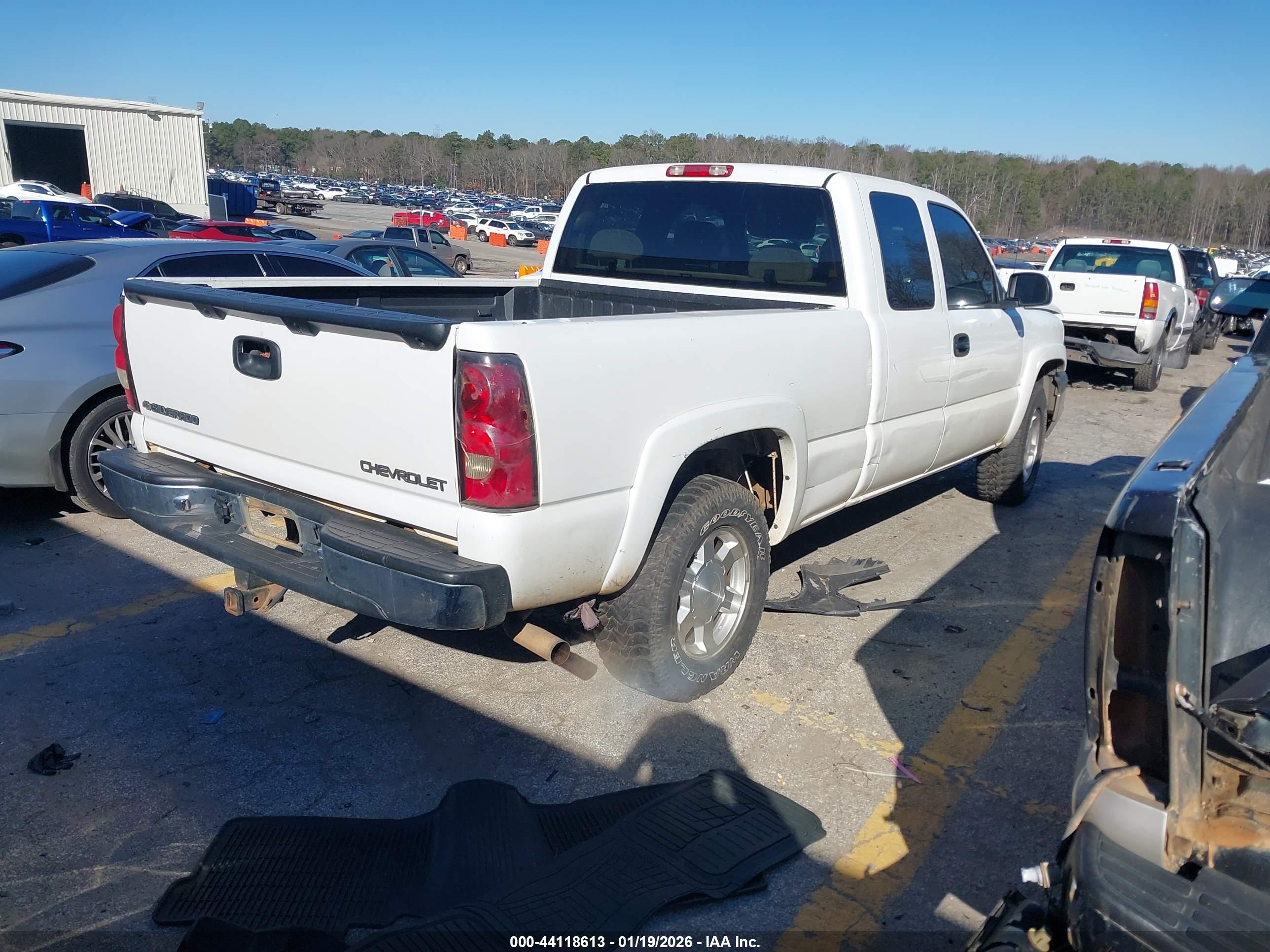 CHEVROLET SILVERADO image 4